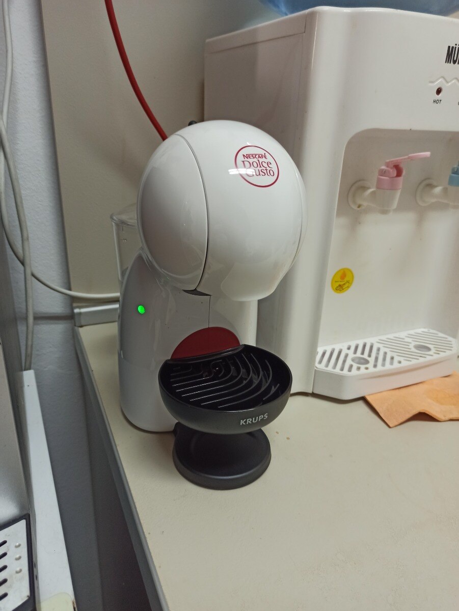 Кафемашина с капсули Krups Piccolo XS KP1A0831, 15 bar, 1600 W, Функция  eco, Капацитет на резервоара 0.8 л, Черен - eMAG.bg