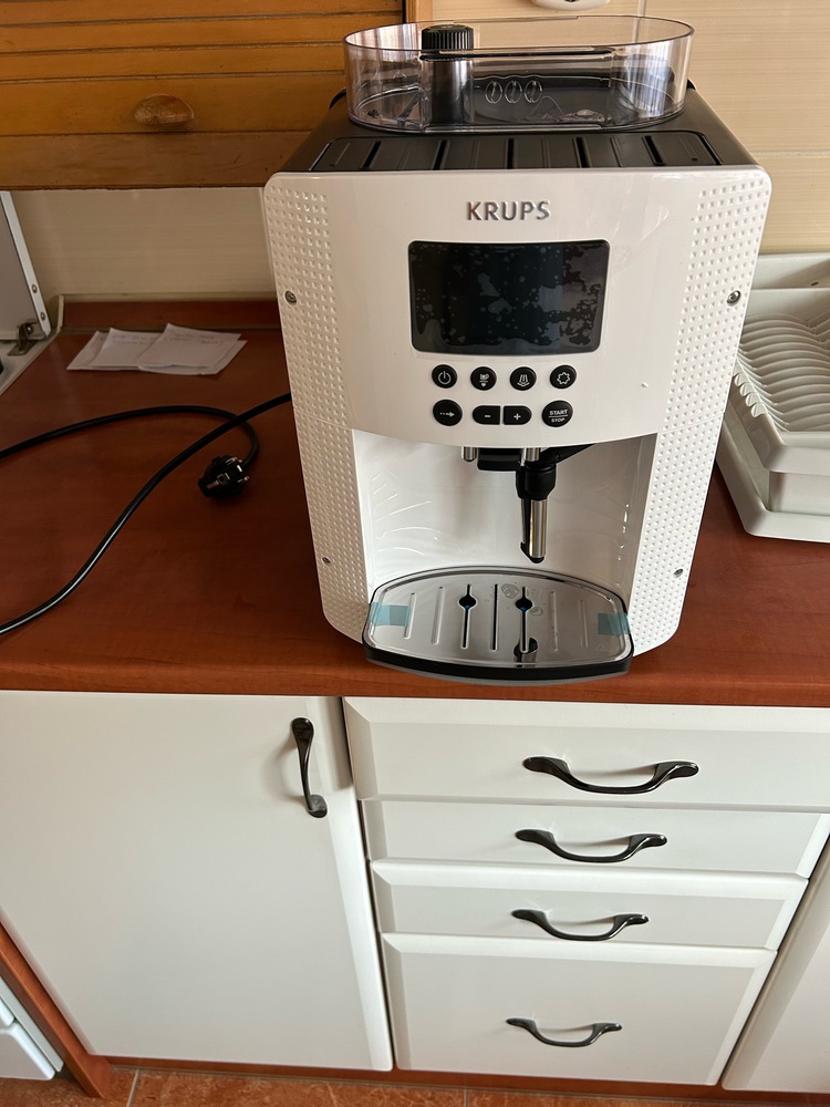 Krups Essential EA8161 specifications