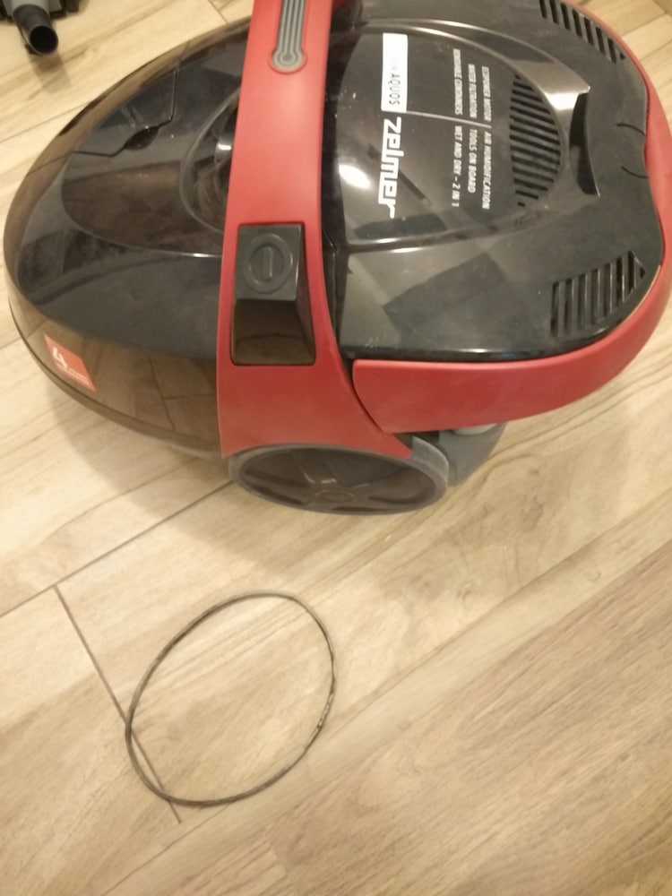 die Define Facet Aspirator cu filtrare prin apa Zelmer 829.5SK, 1500 W, 4 l, Tub telescopic din metal, Filtru HEPA, Negru/Rosu - eMAG.ro die Define Facet Aspirator cu filtrare prin apa Zelmer 829.5SK, 1500 W, 4 l, Tub telescopic din metal, Filtru HEPA, Negru/Rosu - eMAG.ro