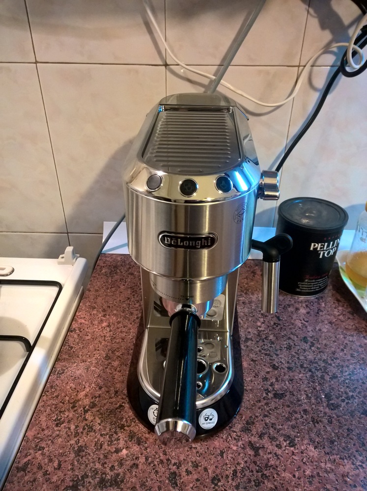 Espressor manual De'Longhi Dedica EC680.M, Dispozitiv Spumare
