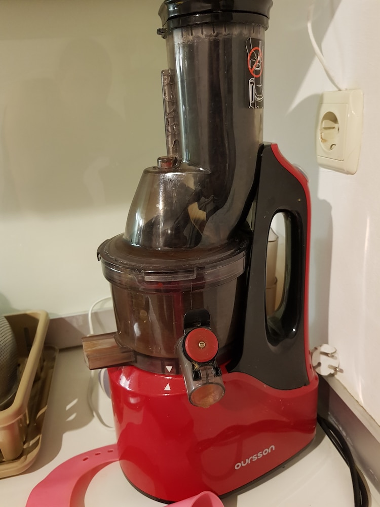 thermometer More these Storcator de fructe si legume cu melc Oursson JM7002/GA, 240 W, 60 RPM, Recipient suc 1 l, Verde - eMAG.ro thermometer More these Storcator de fructe si legume cu melc Oursson JM7002/GA, 240 W, 60 RPM, Recipient suc 1 l, Verde - eMAG.ro
