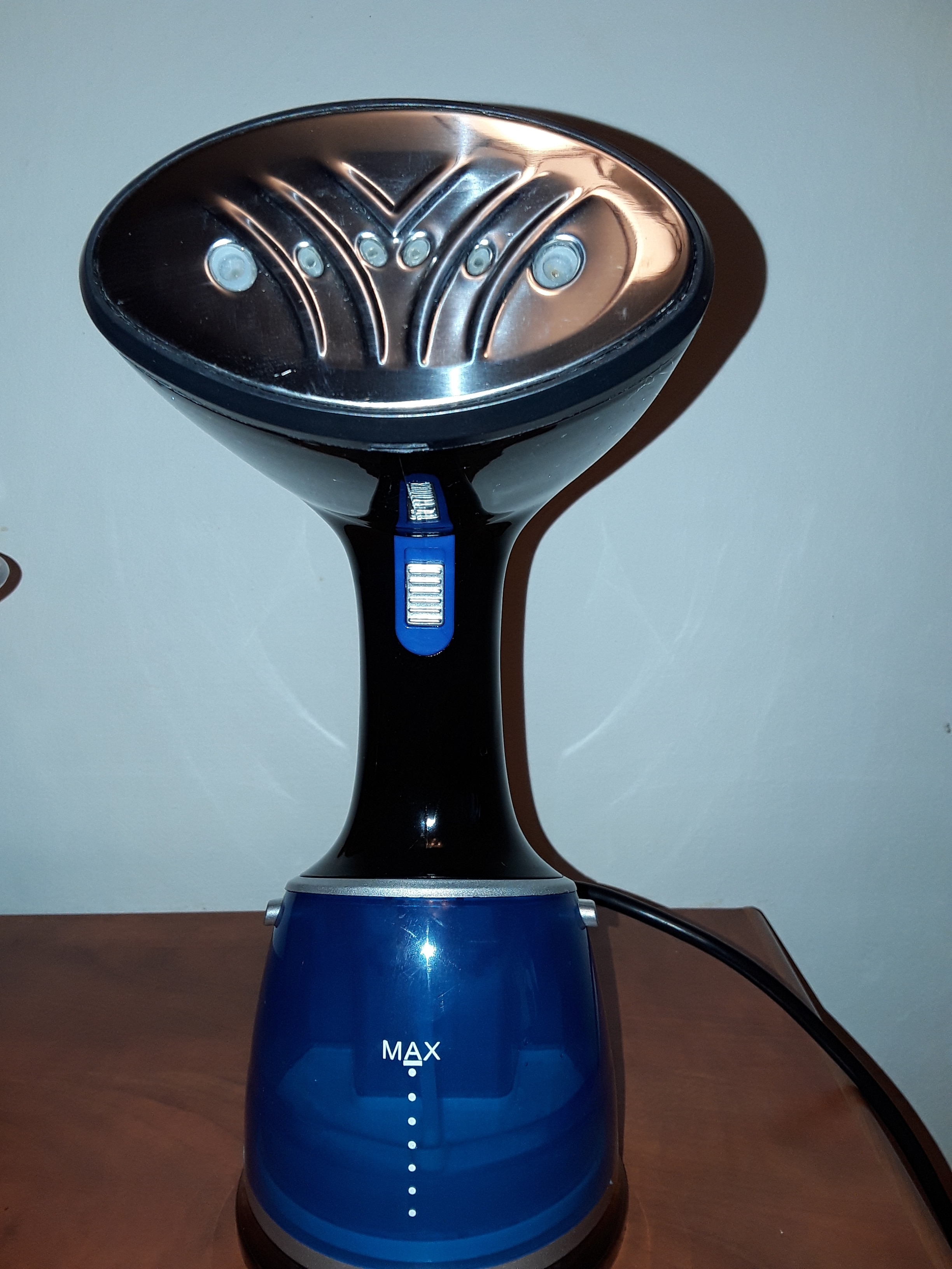 Fier de Calcat Vertical cu Aburi Hausberg, 1600 W, Rezervor 220 ml, Flux Abur Reglabil