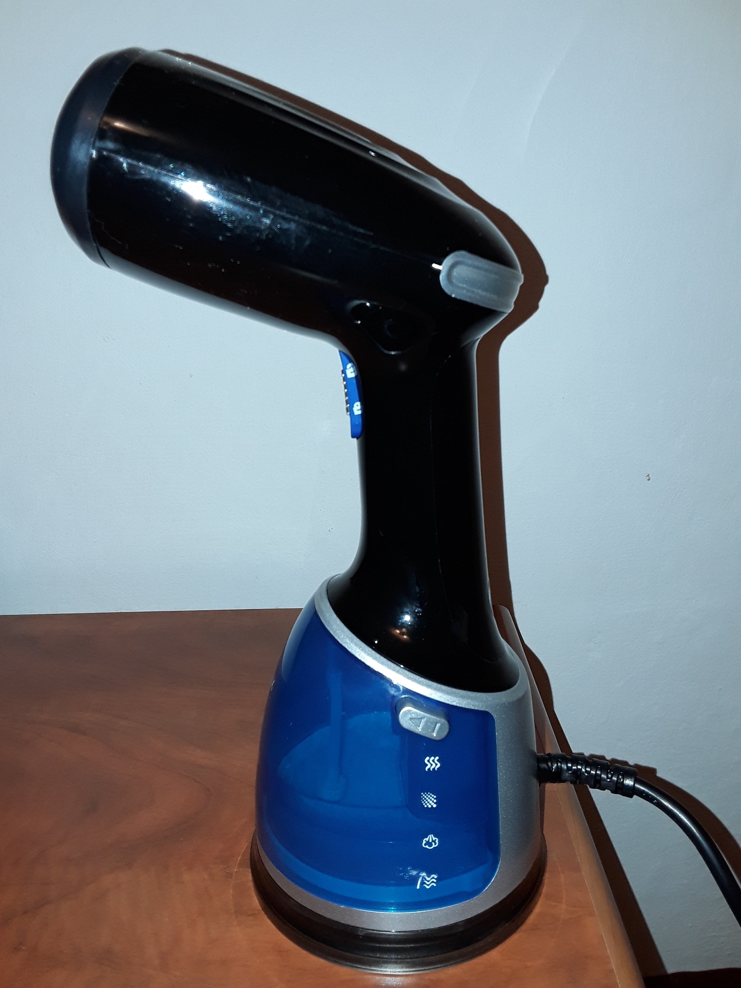 Fier de Calcat Vertical cu Aburi Hausberg, 1600 W, Rezervor 220 ml, Flux Abur Reglabil