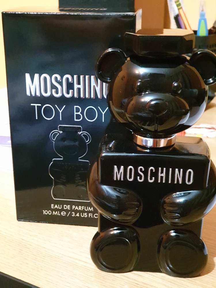 Apa de Parfum Moschino, Toy Boy, Barbati, 100 ml - eMAG.ro