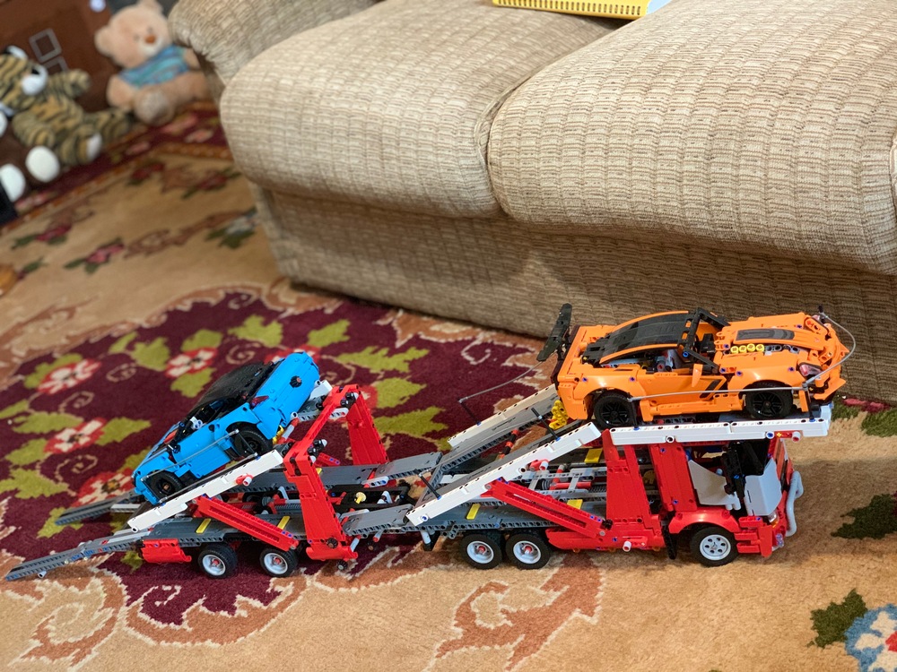 LEGO Technic - Transportor de masini 42098, 2493 piese - eMAG.ro