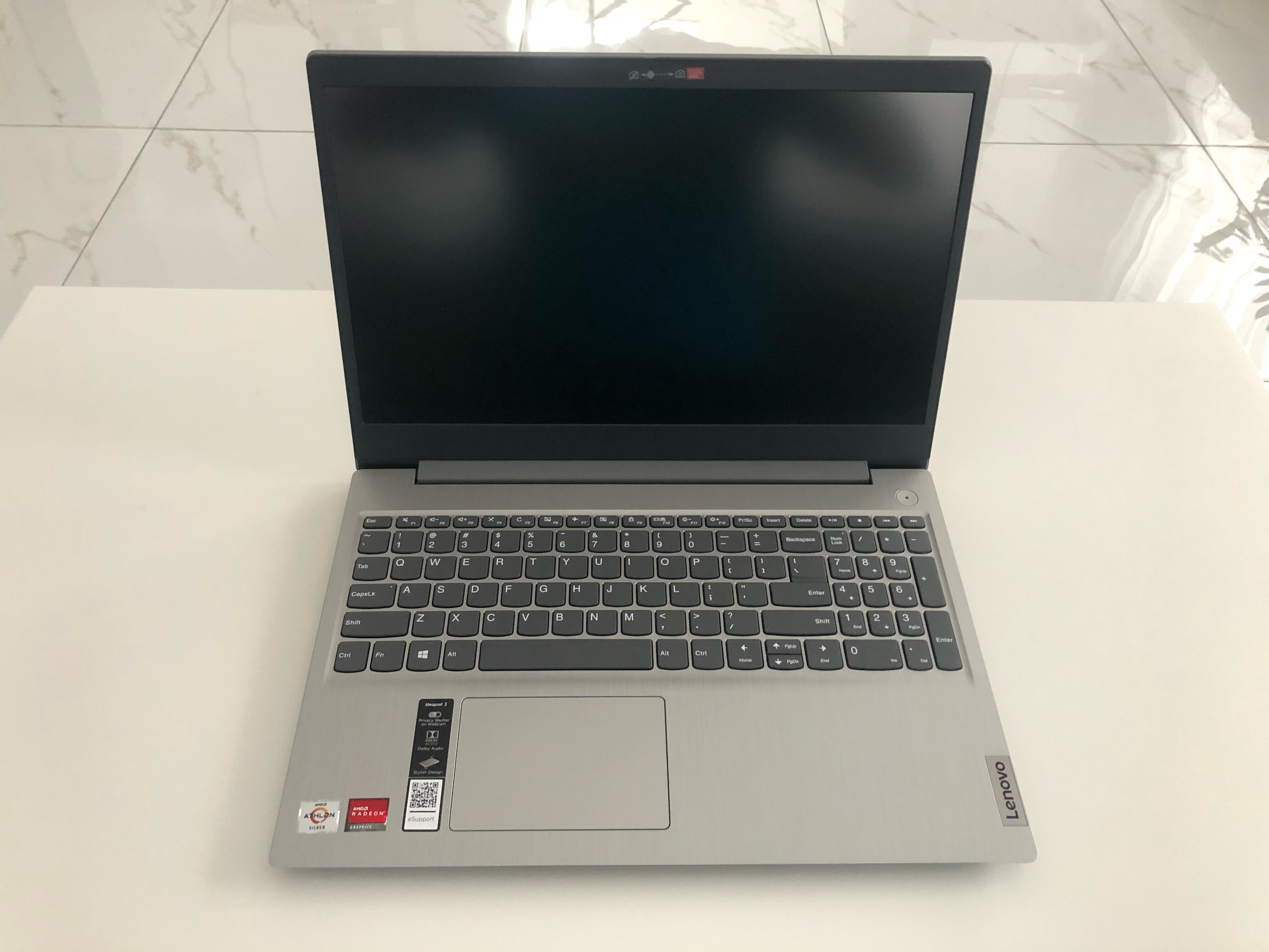 Laptop Lenovo IdeaPad 3 15ADA05 cu procesor AMD Athlon Silver 3050U, 15.6" Full HD, 4GB, 256GB SSD, AMD Radeon™ Graphics, FreeDOS, Platinum Grey