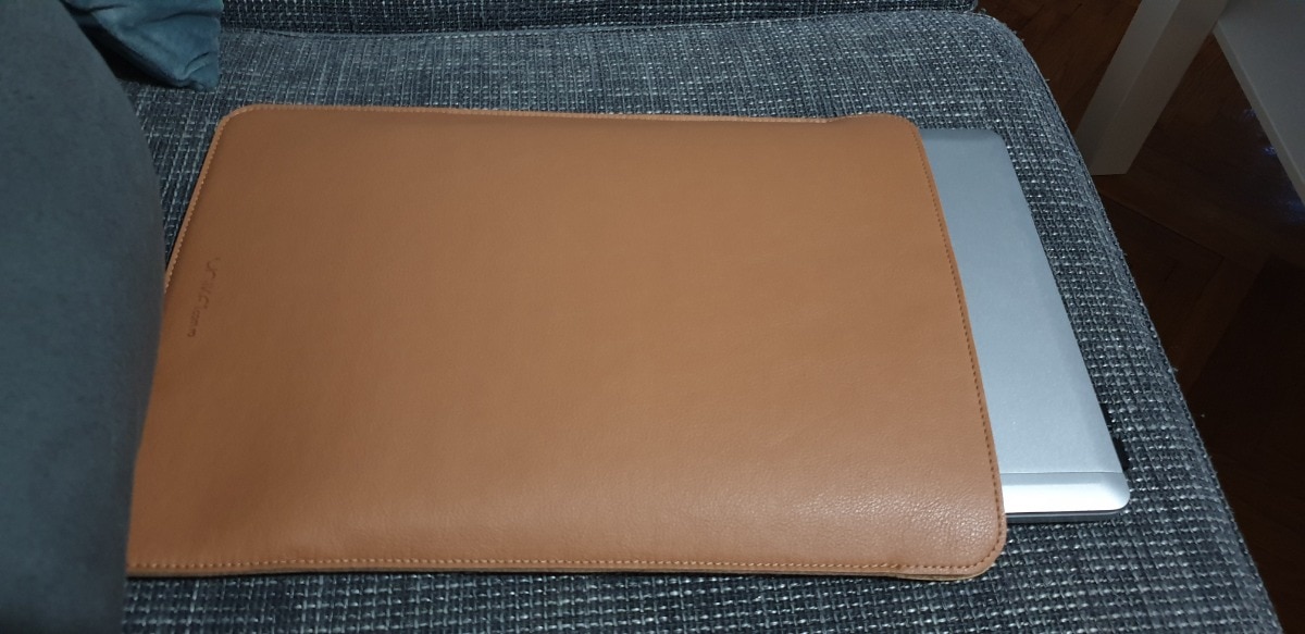 Husa laptop, MacBook PRO 15 inch, UNIKA, piele PU cu lana din fibre naturale, mov