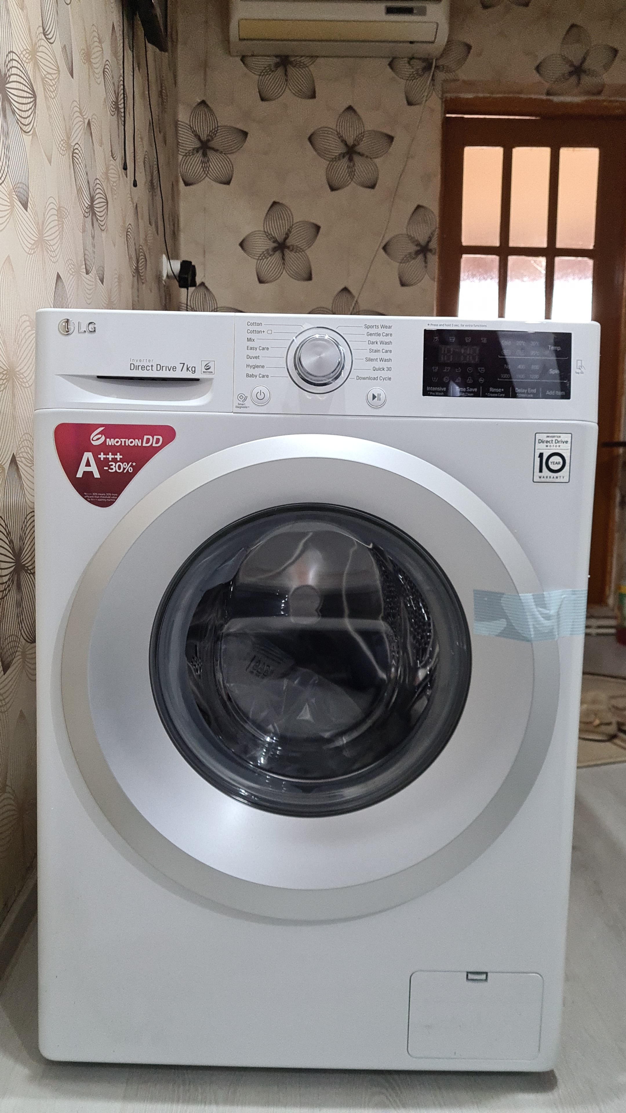Masina de spalat rufe LG F2J5QN4W, Direct Drive, 7 kg, 1200 RPM, Clasa A+++, 60 cm, Alb