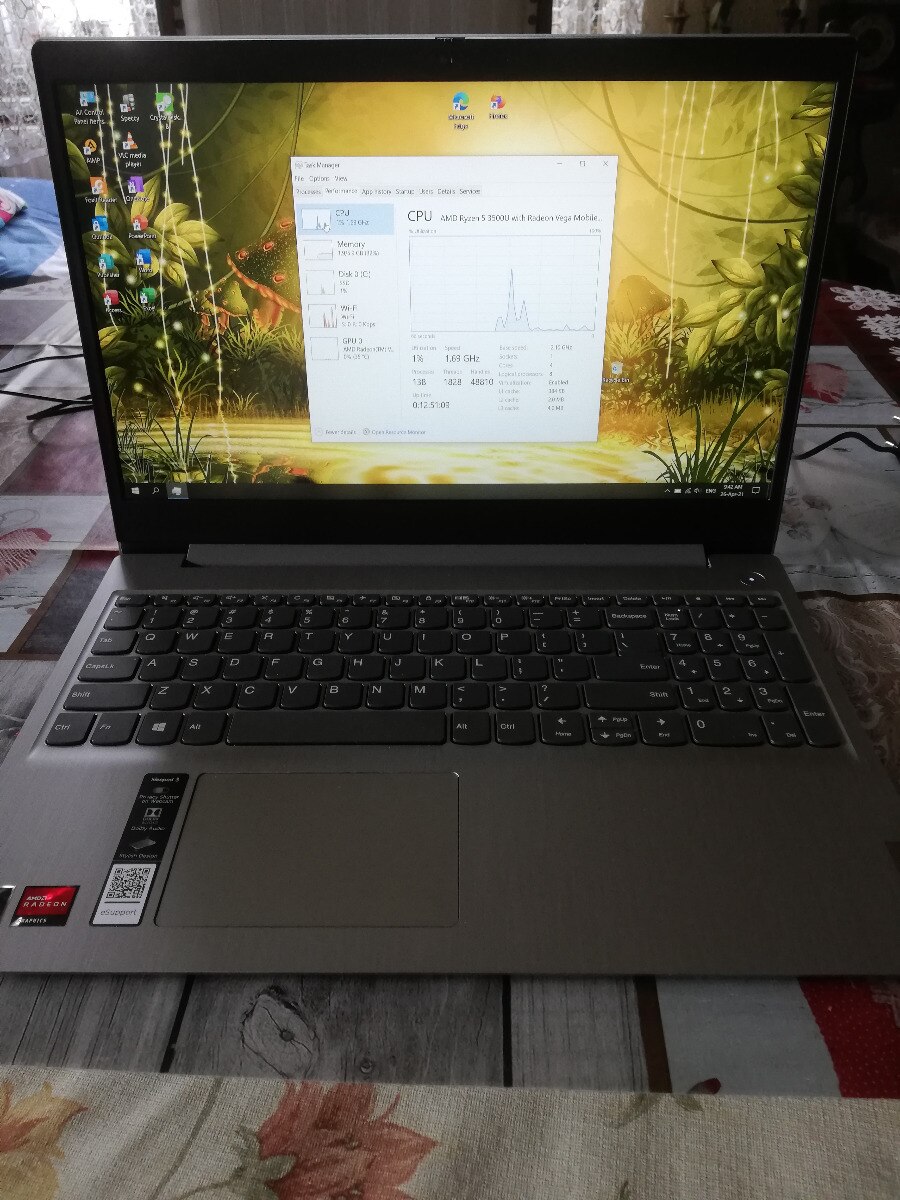 Laptop Lenovo IdeaPad 3 15ADA05 cu procesor AMD Ryzen 5 3500U pana la 3.70 GHz, 15.6", Full HD, IPS, 8GB, 256GB SSD, AMD Radeon Graphics, Free Dos, Platinum Grey