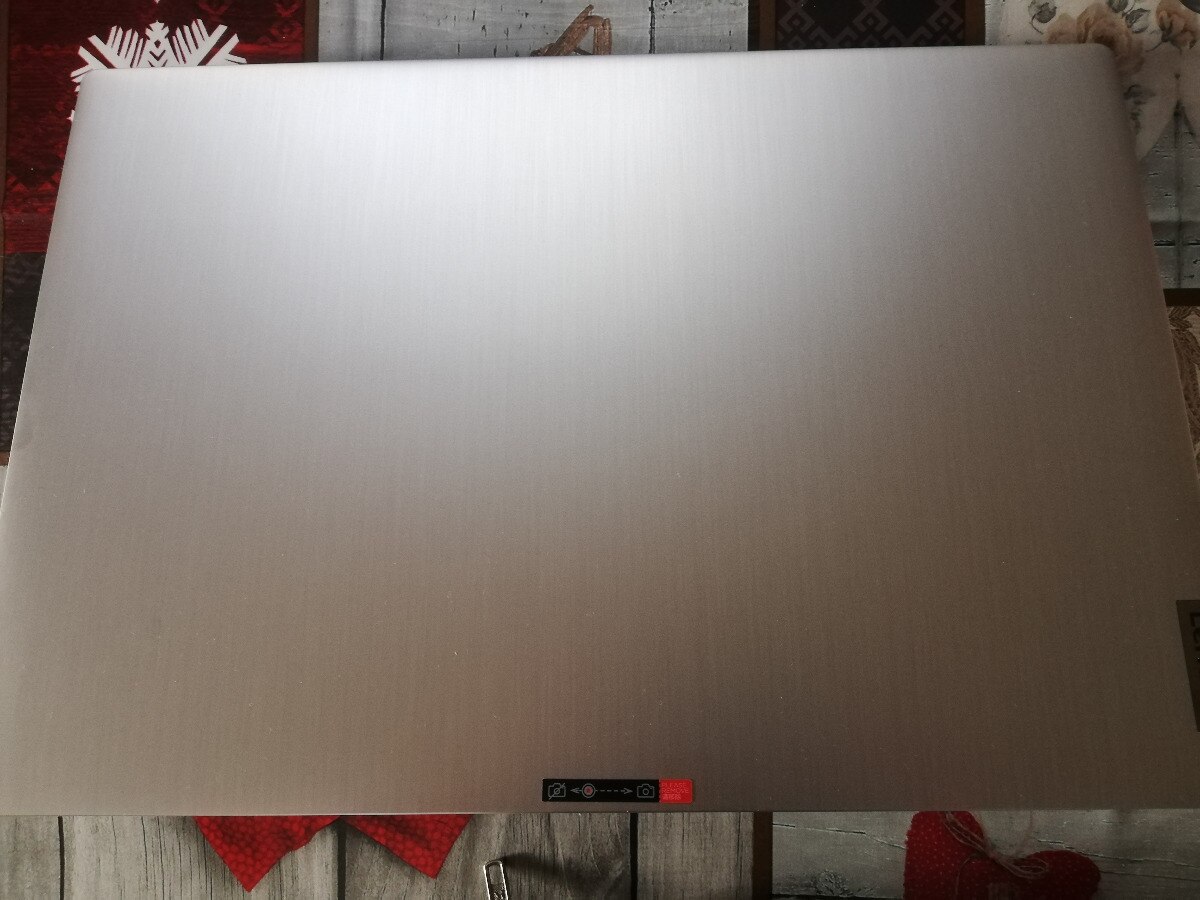 Laptop Lenovo IdeaPad 3 15ADA05 cu procesor AMD Ryzen 5 3500U pana la 3.70 GHz, 15.6", Full HD, IPS, 8GB, 256GB SSD, AMD Radeon Graphics, Free Dos, Platinum Grey