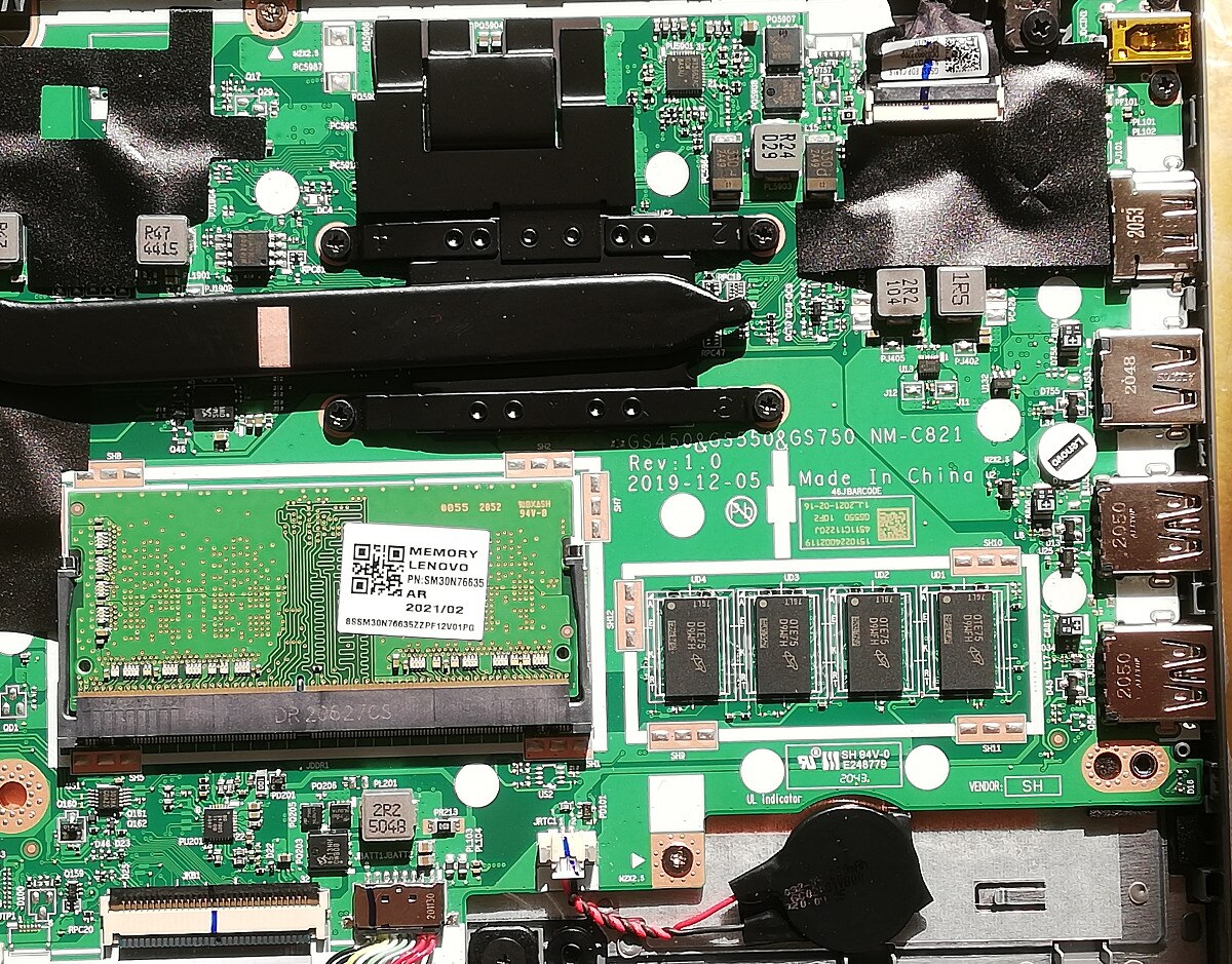 Laptop Lenovo IdeaPad 3 15ADA05 cu procesor AMD Ryzen 5 3500U pana la 3.70 GHz, 15.6", Full HD, IPS, 8GB, 256GB SSD, AMD Radeon Graphics, Free Dos, Platinum Grey