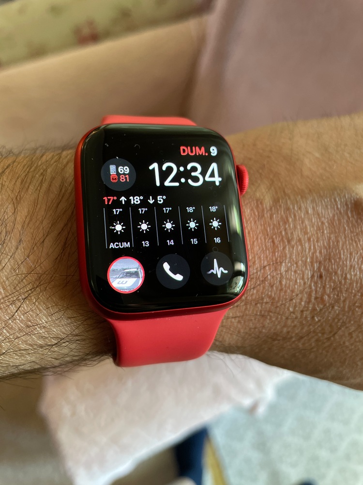 Apple watch 6 40mm レッド Apple Watch Series 6 (40mm) Aluminum case GPS Smartwatches