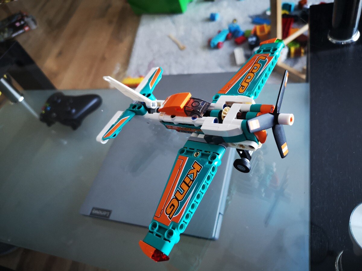 LEGO Technic - Avion de curse 42117, 154 piese - eMAG.ro