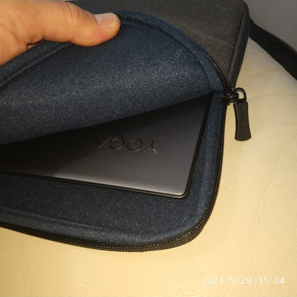 Husa laptop Rivacase Sleeve, 13.3", Red