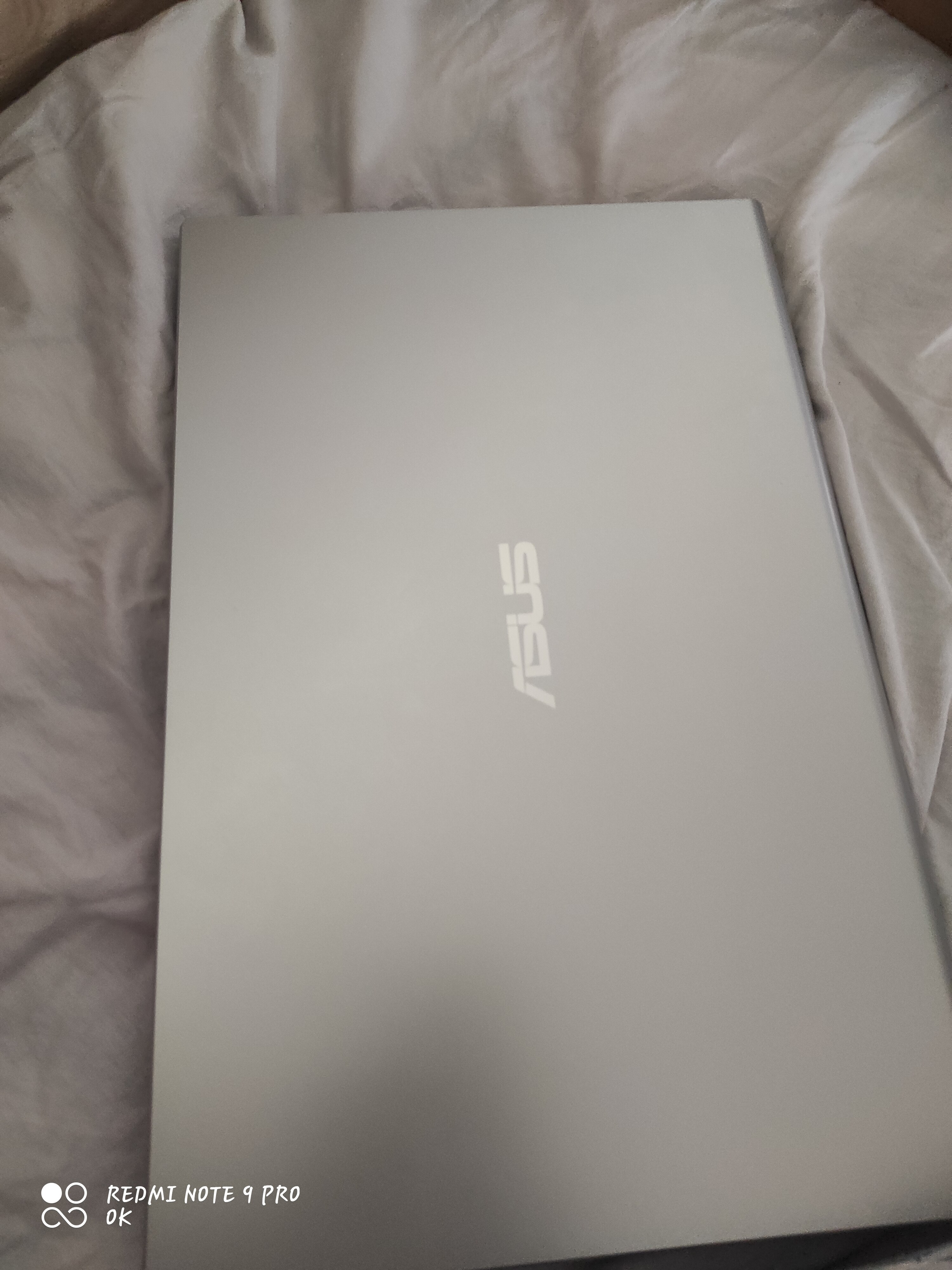 Laptop ASUS X515MA cu procesor Intel® Celeron® N4020, 15.6", HD, 4GB, 256GB SSD, Intel® UHD Graphics 600, No OS, Transparent Silver