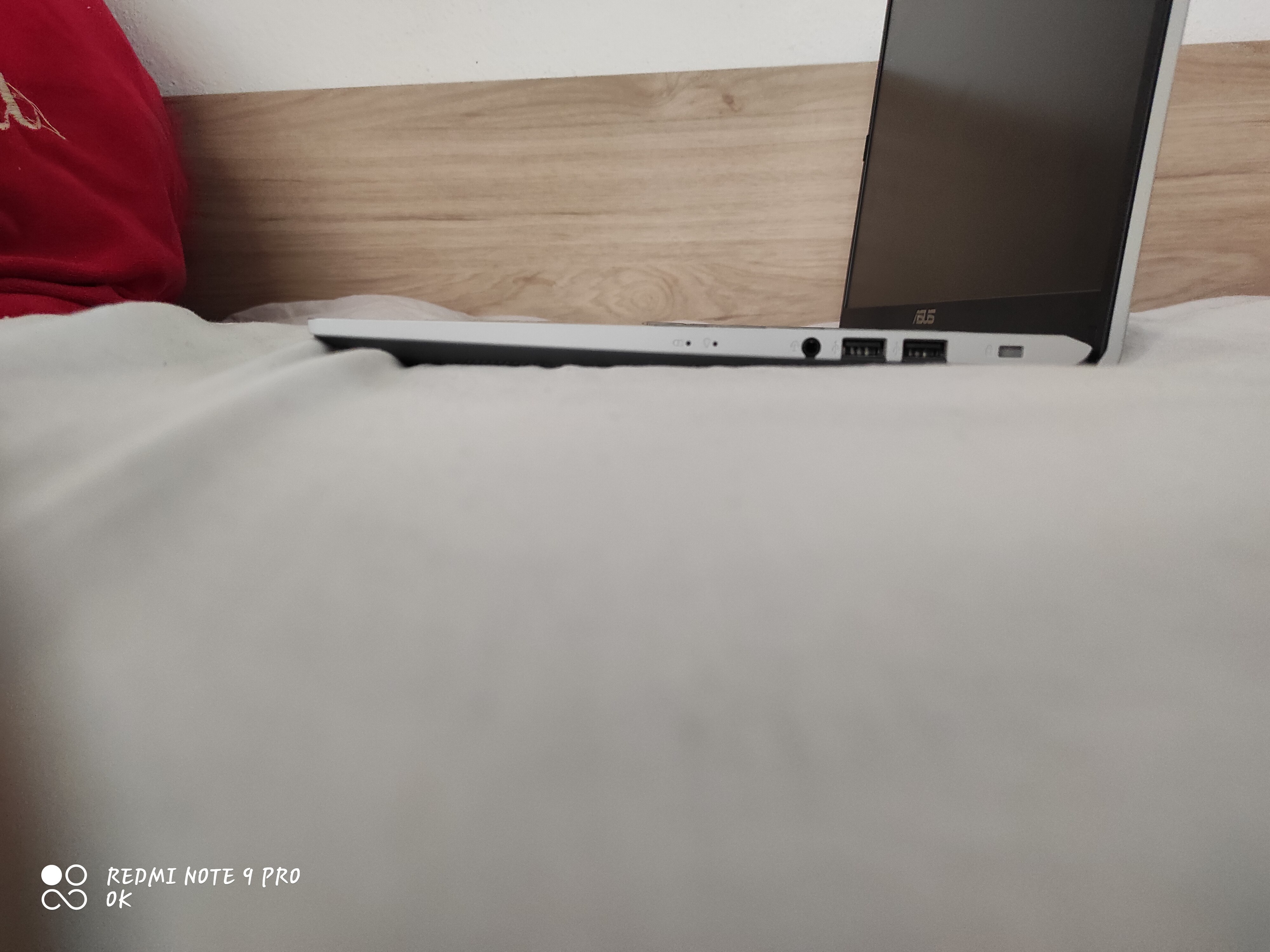 Laptop ASUS X515MA cu procesor Intel® Celeron® N4020, 15.6", HD, 4GB, 256GB SSD, Intel® UHD Graphics 600, No OS, Transparent Silver