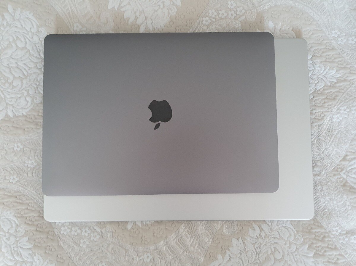 Laptop Apple MacBook Pro 16 (2021) cu procesor Apple M1 Pro, 10