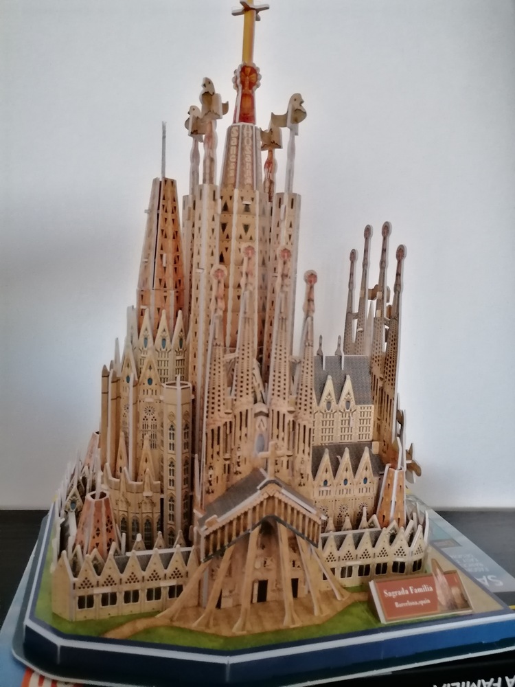 World brands National Geographic La Sagrada Familia 3D Puzzle Multicolor