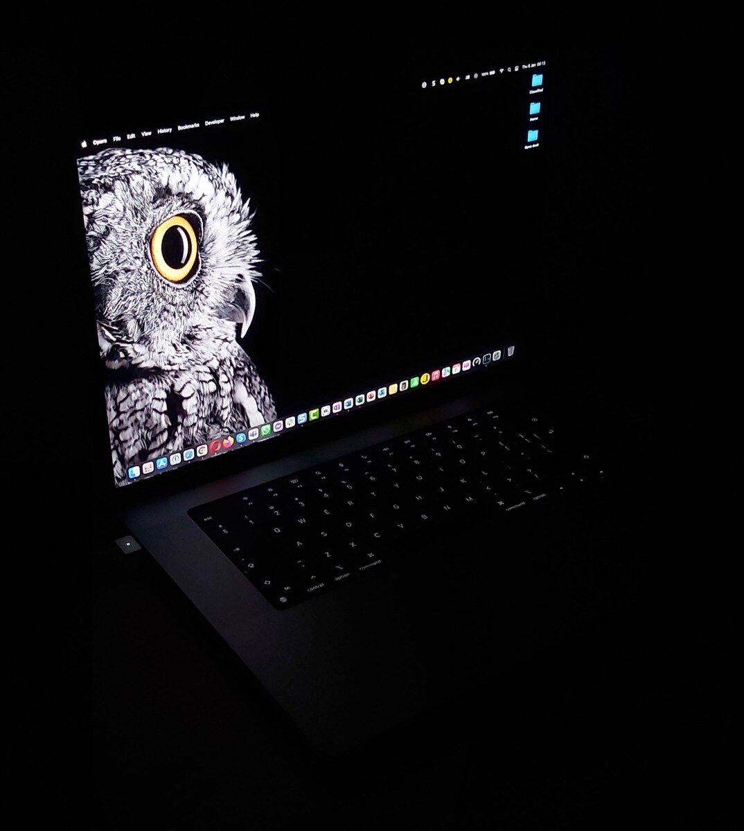 Laptop Apple MacBook Pro 16 (2021) cu procesor Apple M1 Max, 10