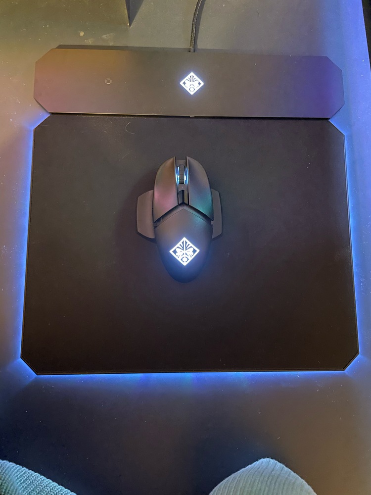 Mousepad Gaming HP OMEN Outpost, incarcare wireless QI, Negru