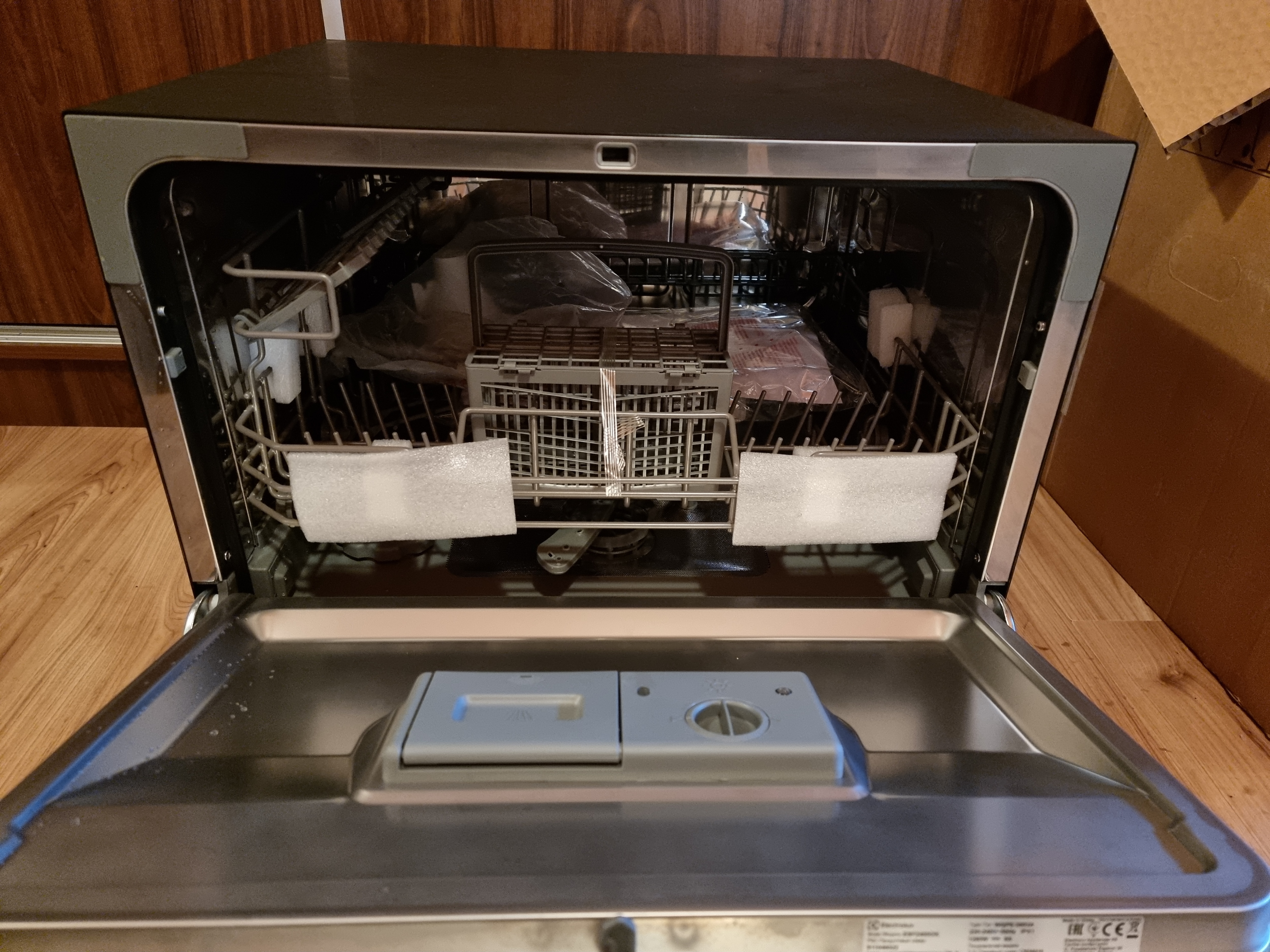 Masina de spalat vase Electrolux ESF2400OK, 6 seturi, 5 programe, Clasa F, Negru
