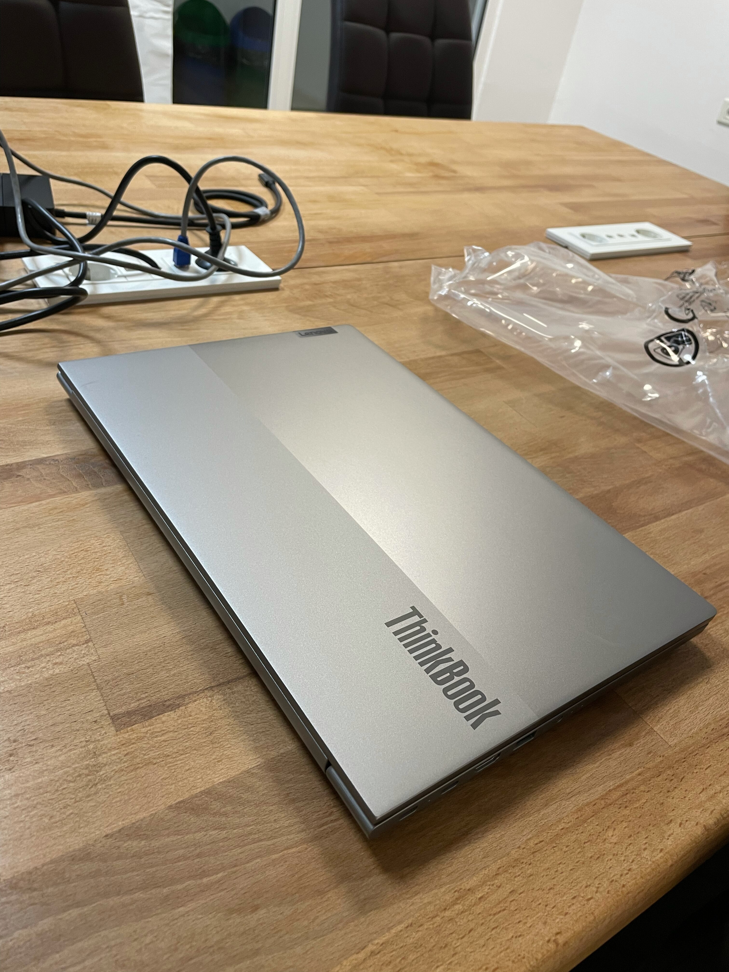 Laptop Lenovo ThinkBook 15 G2 cu procesor Intel Core i5-1135G7, 15.6", Full HD, 8GB, 512GB SSD, Intel Iris Xe Graphics, Free DOS, Mineral Grey