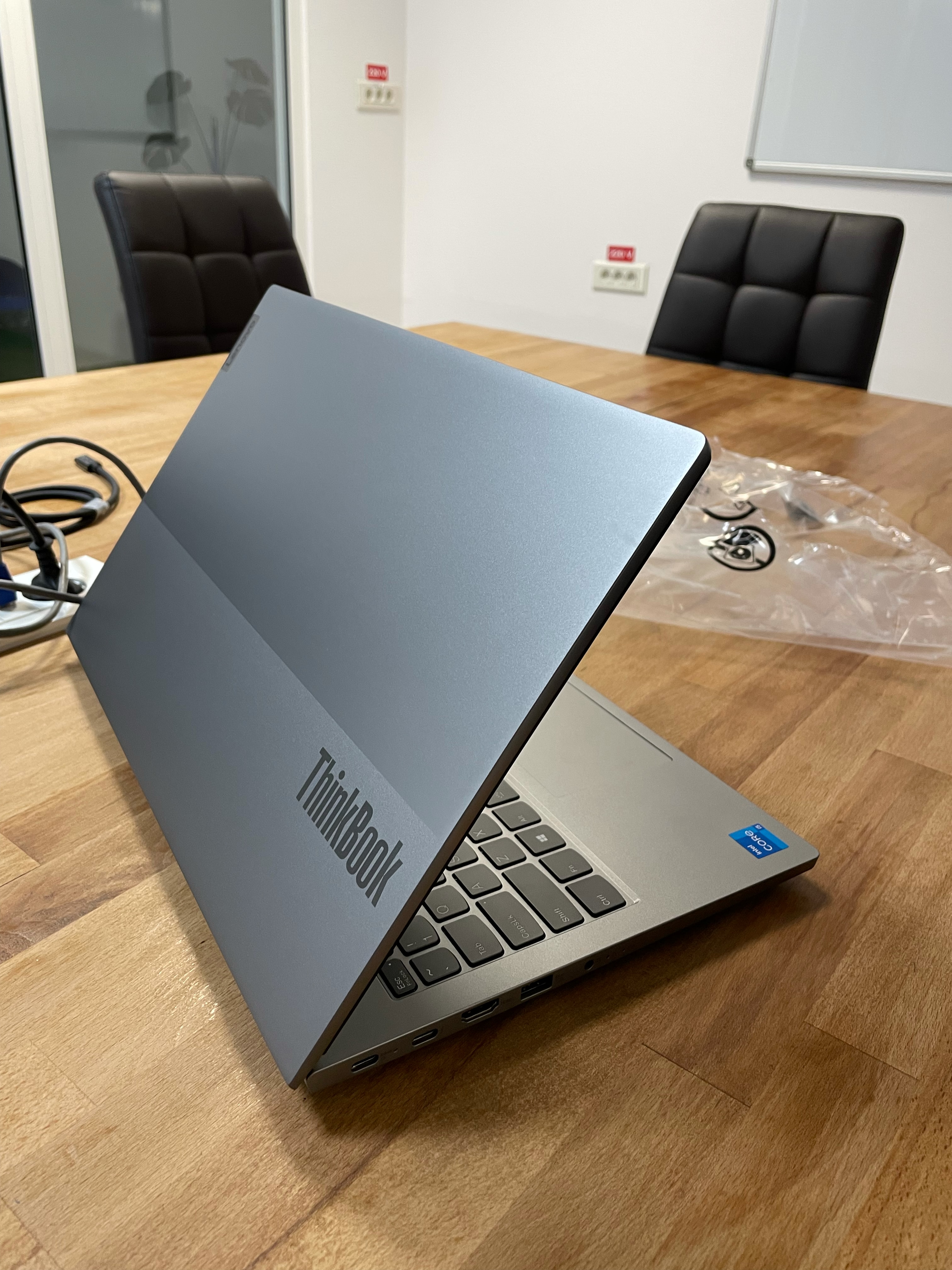 Laptop Lenovo ThinkBook 15 G2 cu procesor Intel Core i5-1135G7, 15.6", Full HD, 8GB, 512GB SSD, Intel Iris Xe Graphics, Free DOS, Mineral Grey