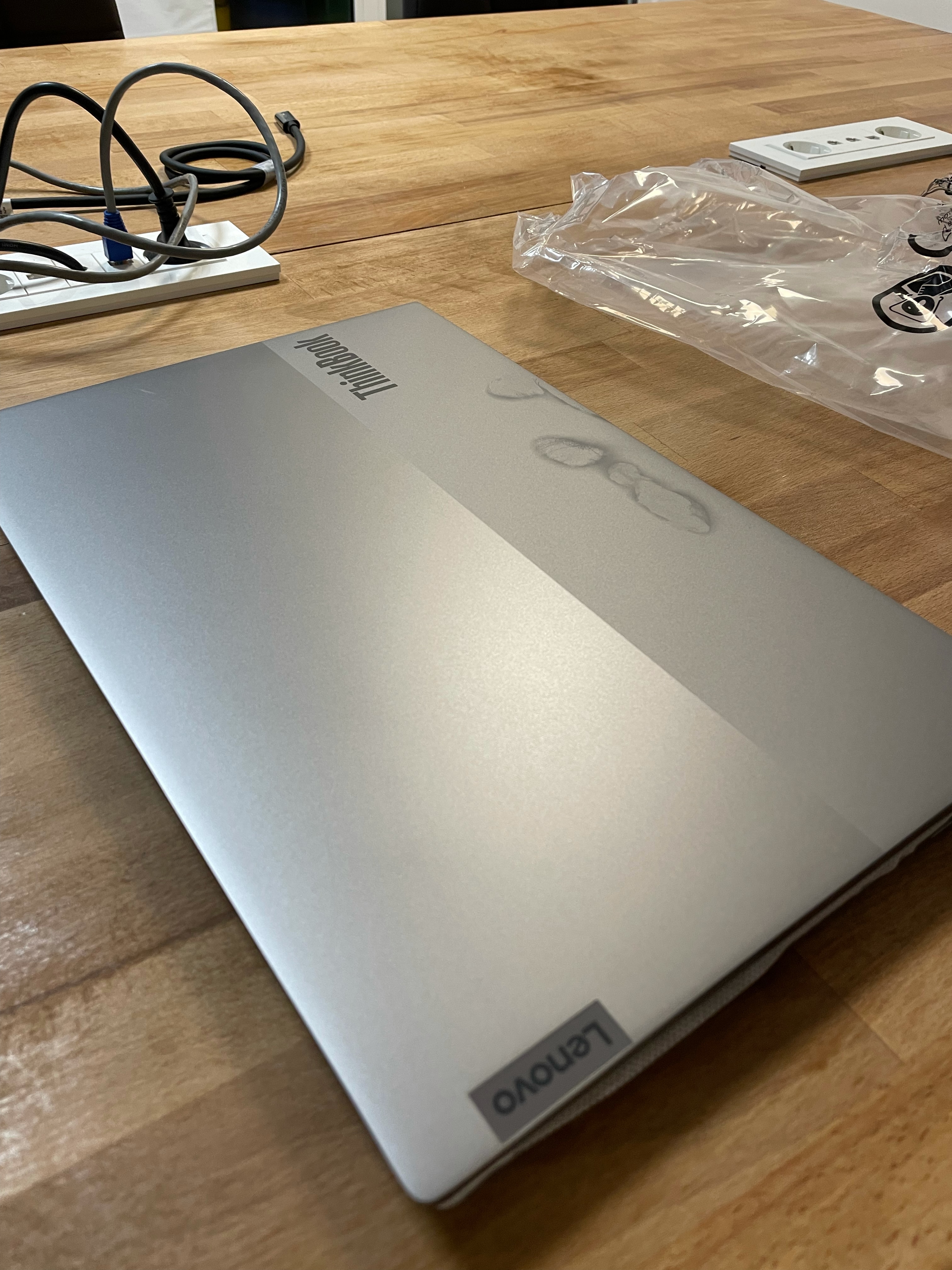 Laptop Lenovo ThinkBook 15 G2 cu procesor Intel Core i5-1135G7, 15.6", Full HD, 8GB, 512GB SSD, Intel Iris Xe Graphics, Free DOS, Mineral Grey