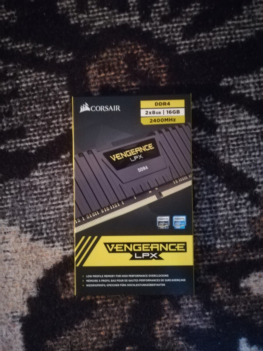 Memorie Corsair Vengeance LPX 16GB (2x8GB), DDR4, 2400 MHz, CL 16