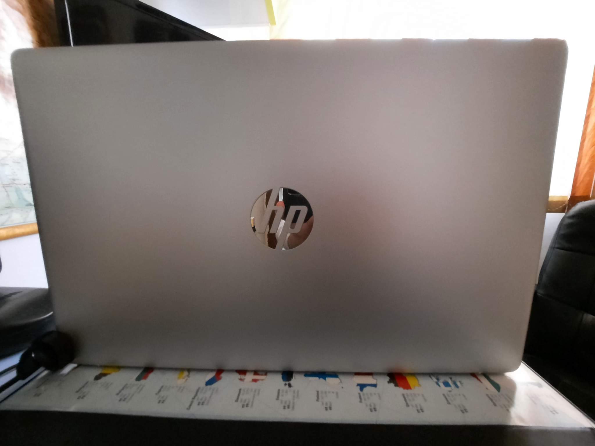 Laptop HP 17-cp0004nq cu procesor AMD Ryzen™ 7-5700U, 17.3", Full HD, 8GB, 512GB SSD, AMD Radeon Integrated Graphics, Windows 11 Home, Natural silver