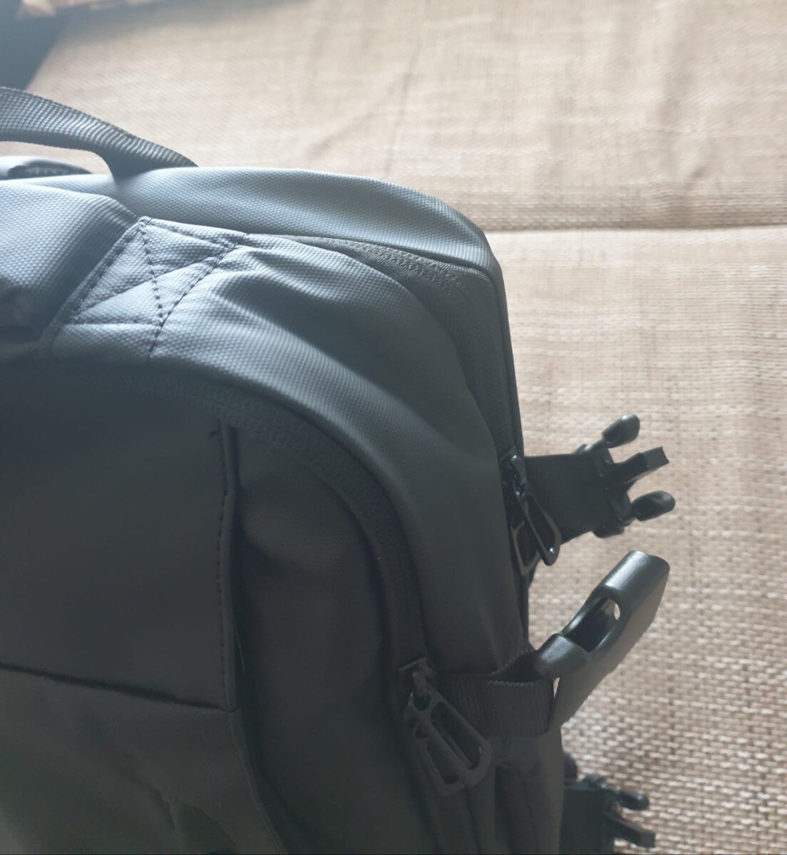 Rucsac Mark Ryden pentru laptop 17.3 inch, 26L, port USB, full impermeabil, sistem antifurt, unisex, spatios, negru