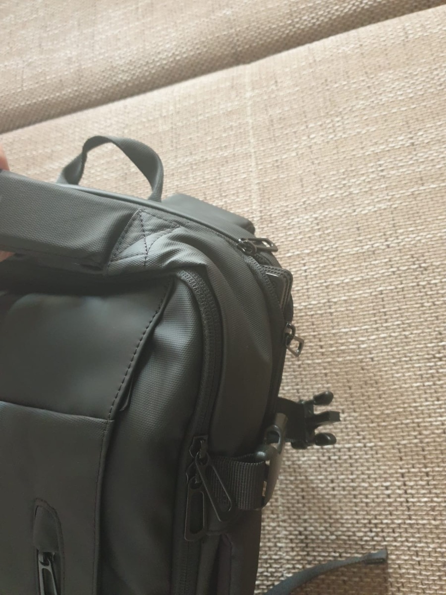 Rucsac Mark Ryden pentru laptop 17.3 inch, 26L, port USB, full impermeabil, sistem antifurt, unisex, spatios, negru