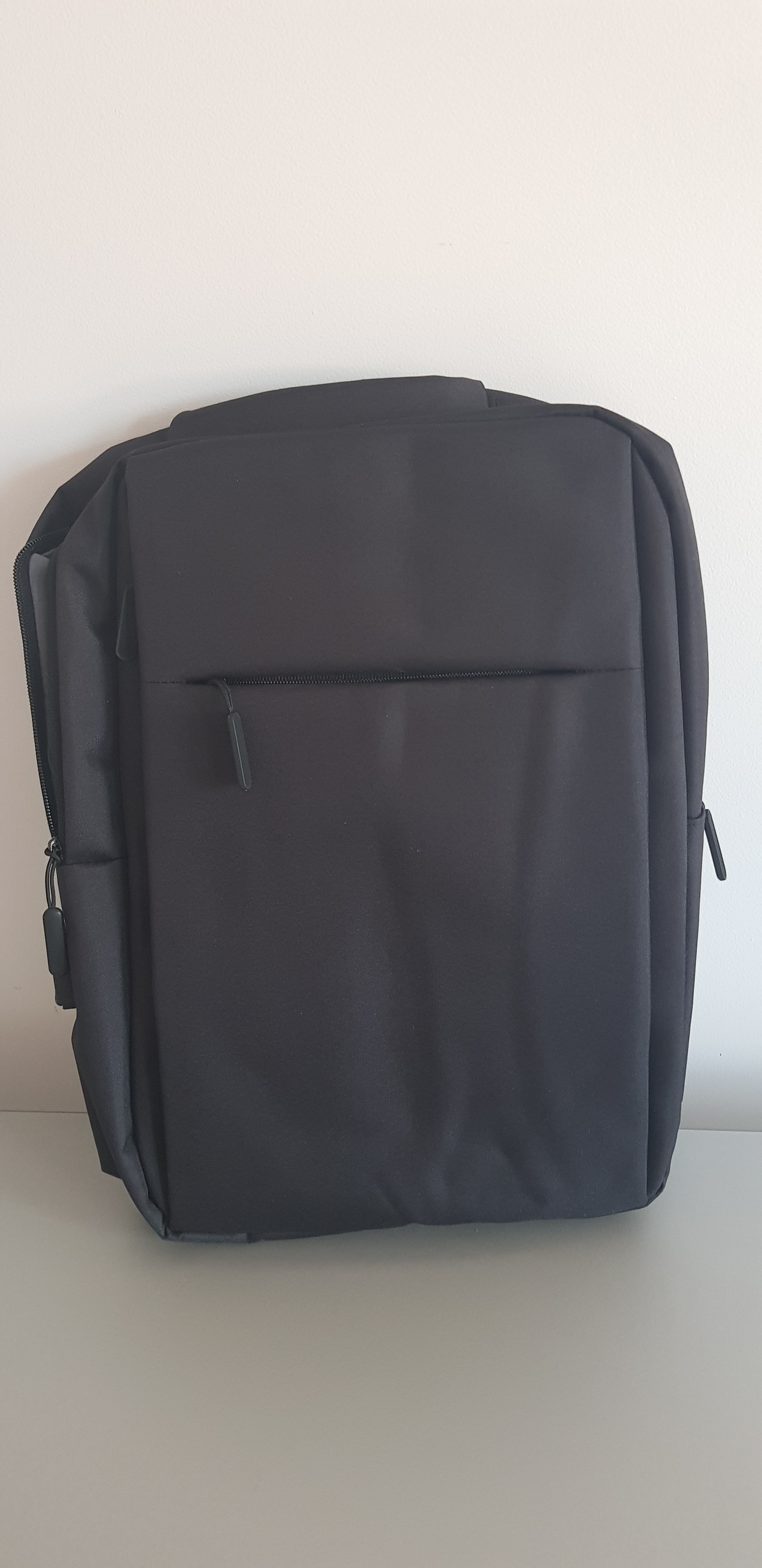 Rucsac pentru laptop, Port de Incarcare USB, Rezistenta la apa, 15,6 inchi, Negru