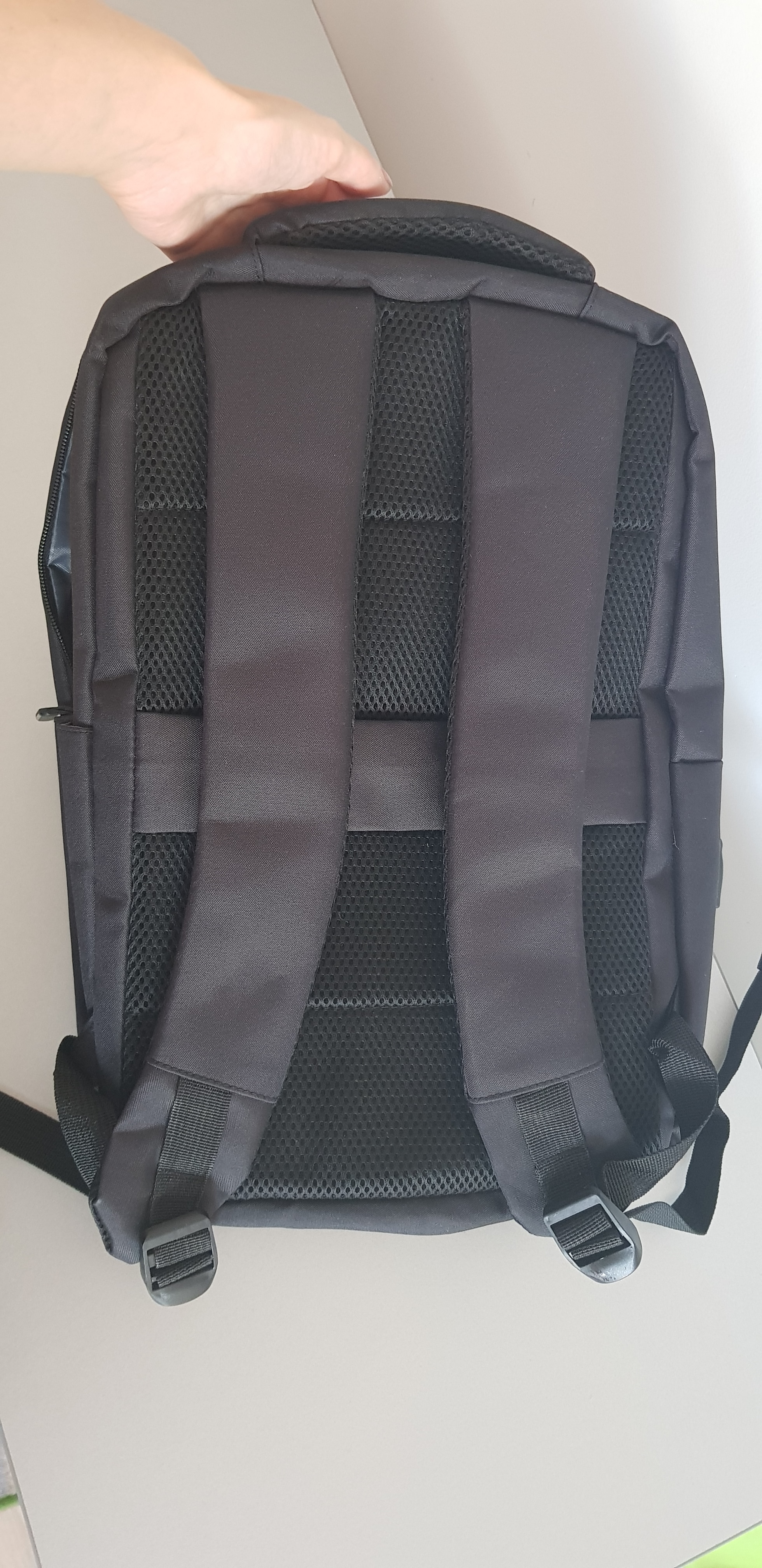 Rucsac pentru laptop, Port de Incarcare USB, Rezistenta la apa, 15,6 inchi, Negru
