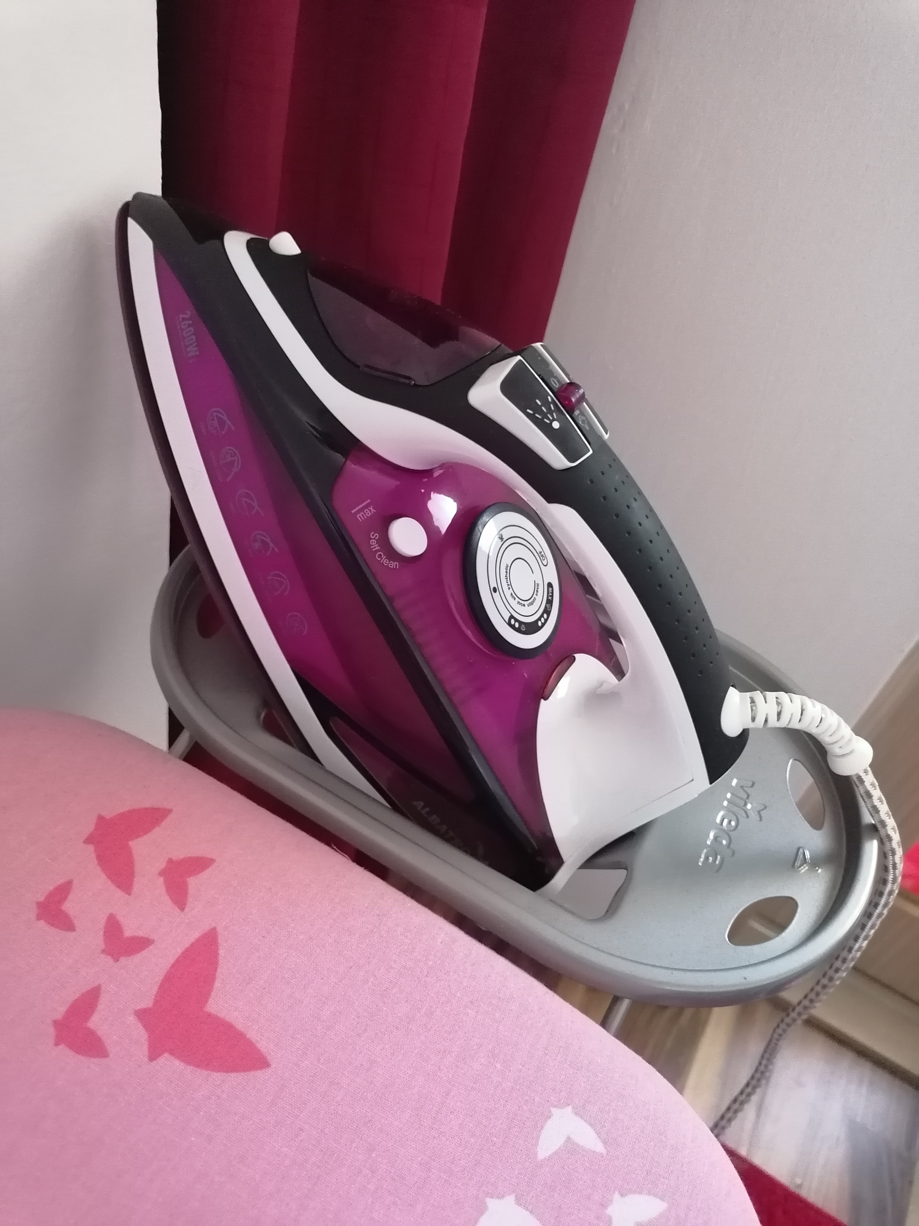 Fier de calcat Albatros Fuchsia Talpa ceramica 2600W, rez 450 ml
