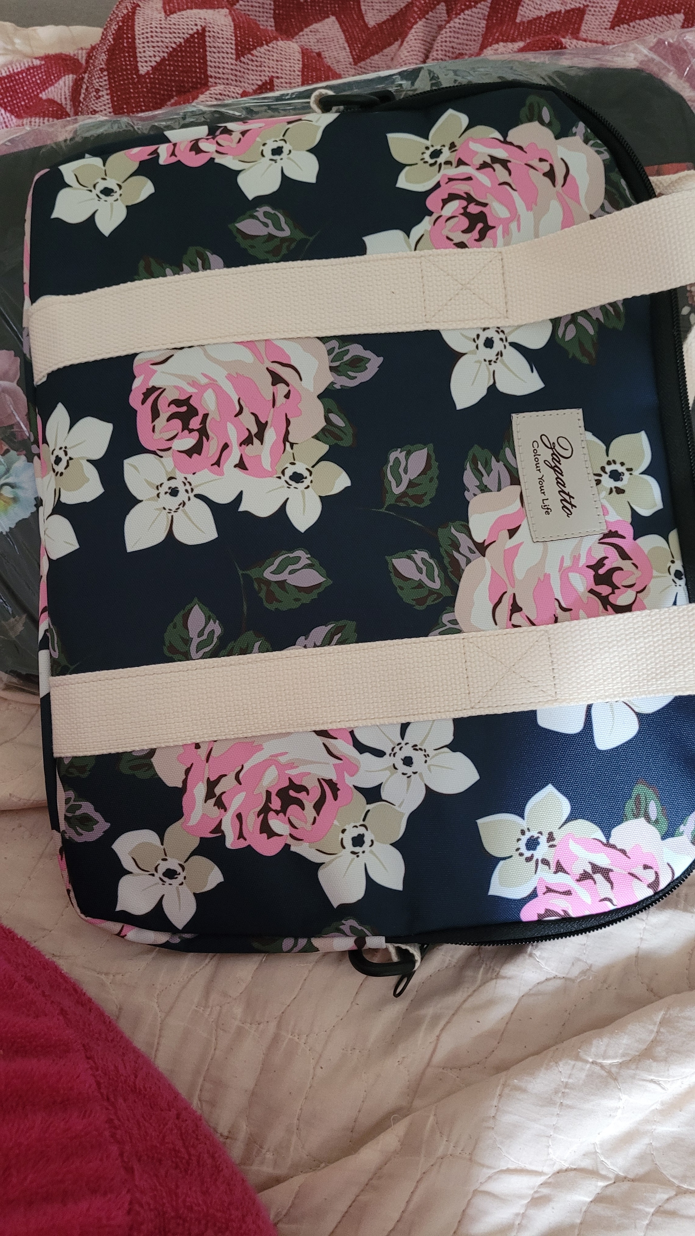 Geanta laptop dama, 15.6 inch, Zagatto®, Albastra, 40x32x3 cm, Model floral, Impermeabila, Eleganta, Curea de umar reglabila si detasabila, Buzunar frontal cu fermoar, Pentru notebook, Compatibila Macbook Pro, Air, ZG678