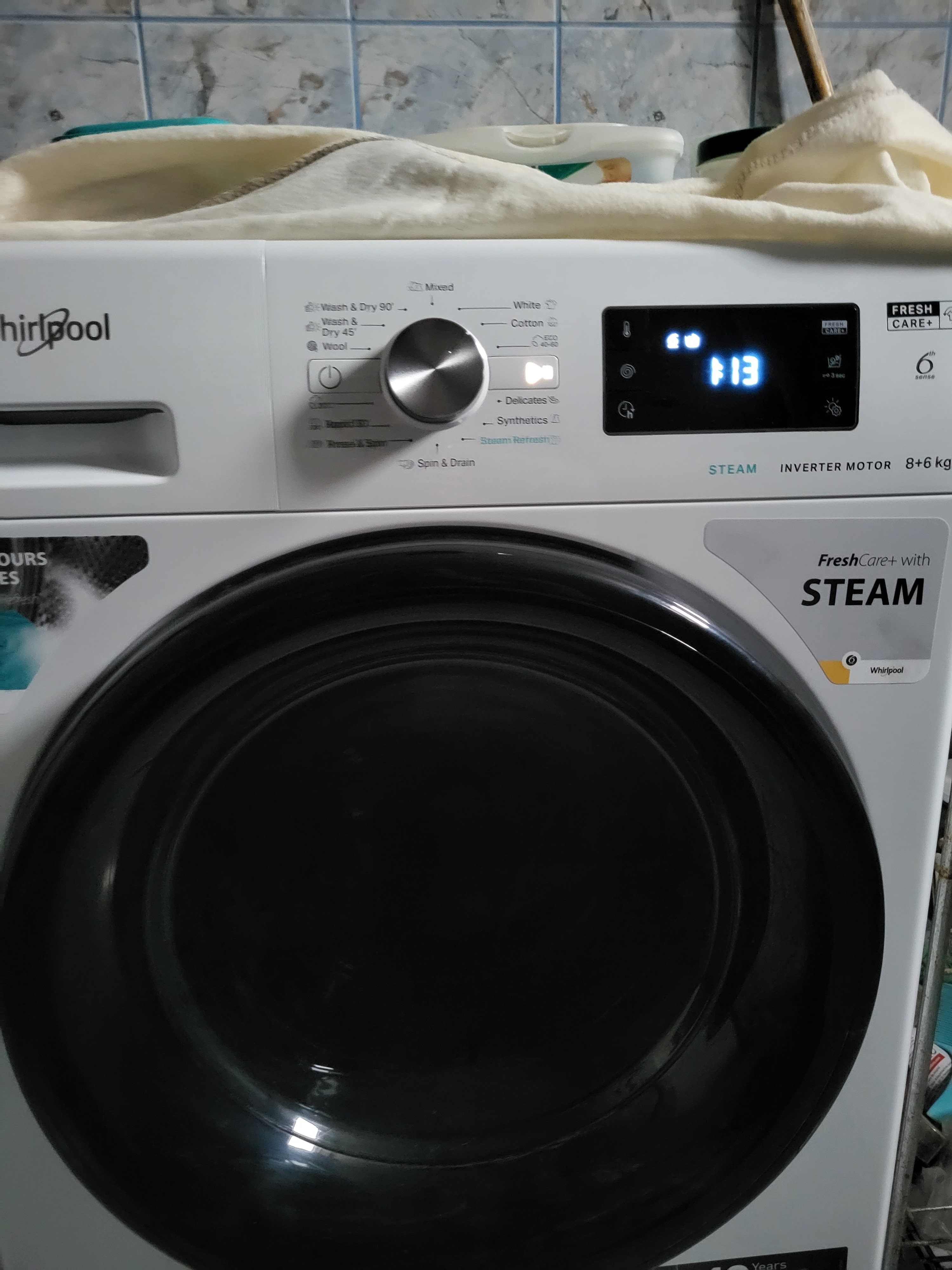 Masina de spalat rufe cu uscator Whirlpool FreshCare+ FFWDB864349BVEE, 8 kg spalare, 6 kg uscare, 1400 RPM, Clasa B, Tehnologia al 6-lea Simt, FreshCare+, Motor Inverter, Display Digital, Alb