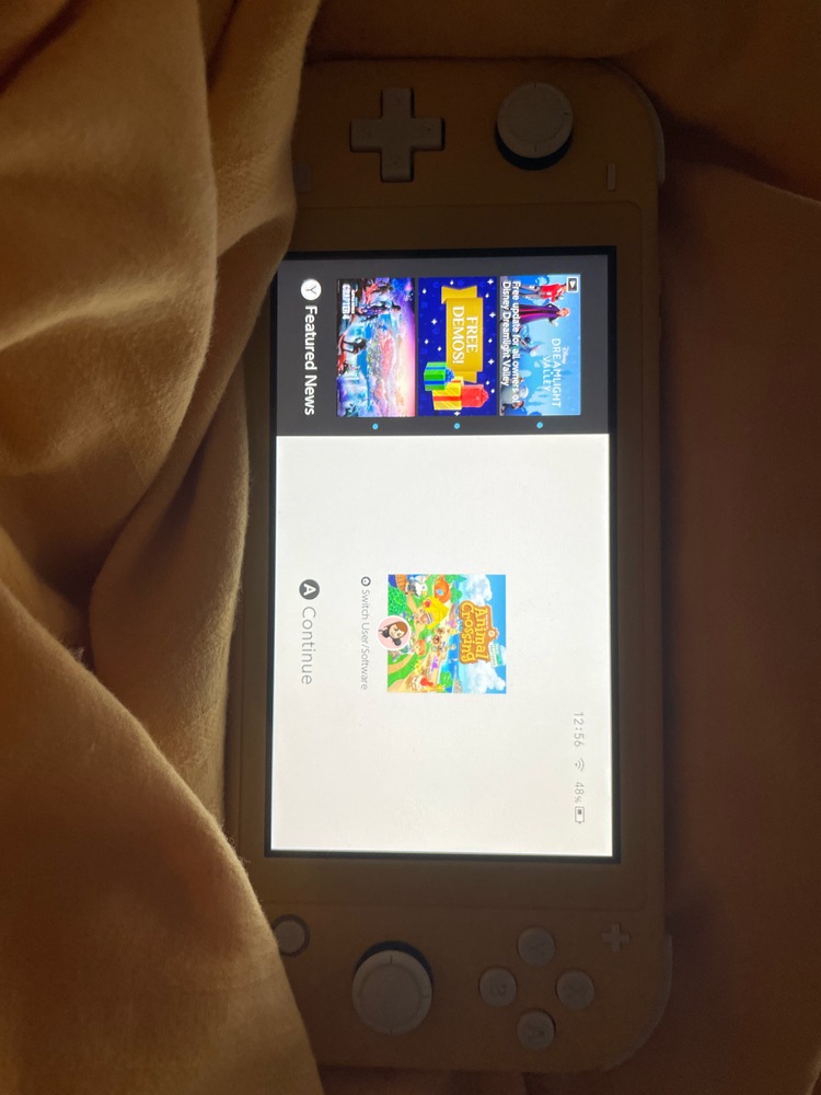 Consola Nintendo Switch Lite Yellow - eMAG.ro