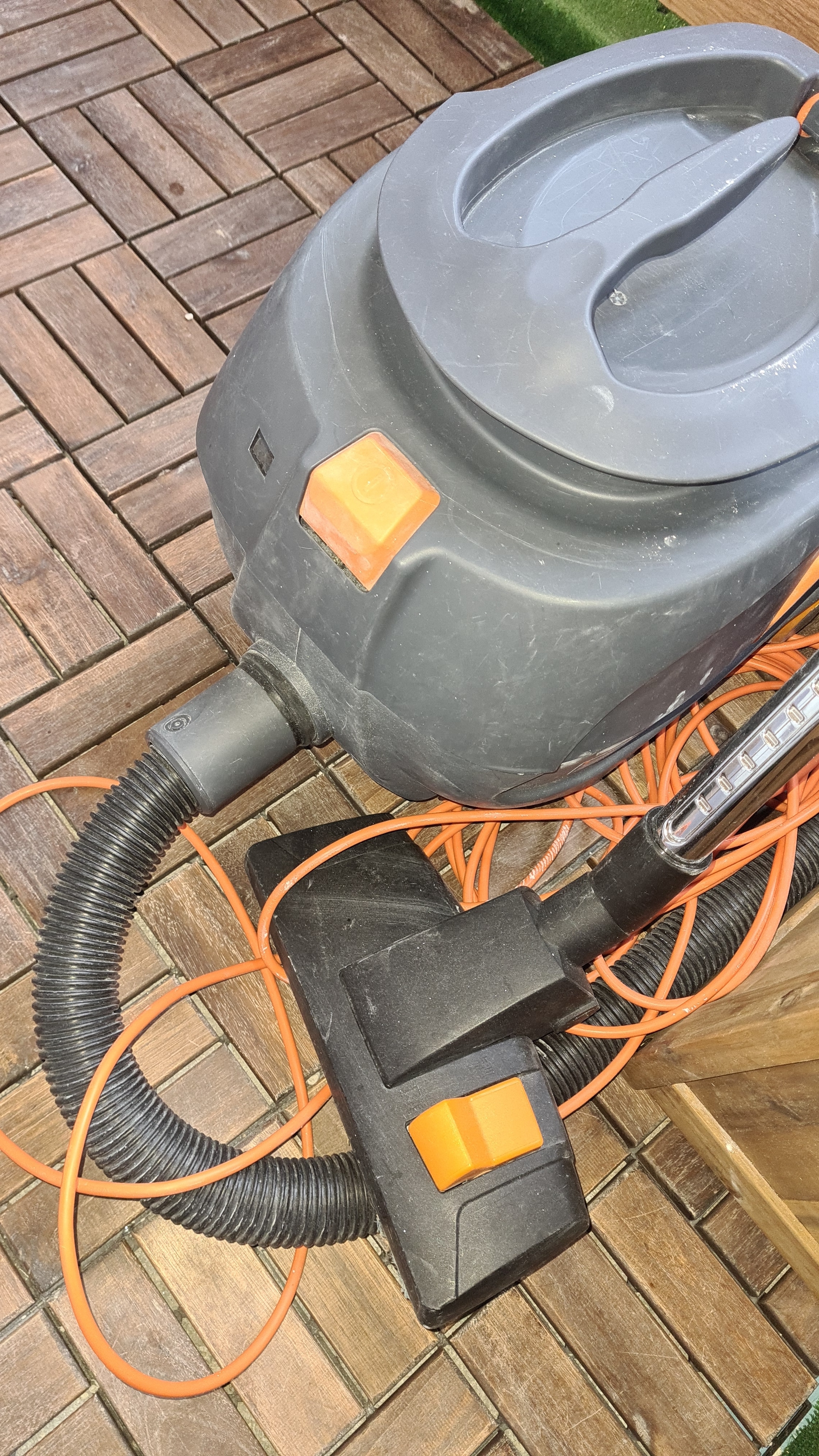 Aspirator profesional - TASKI AERO 8 7524247