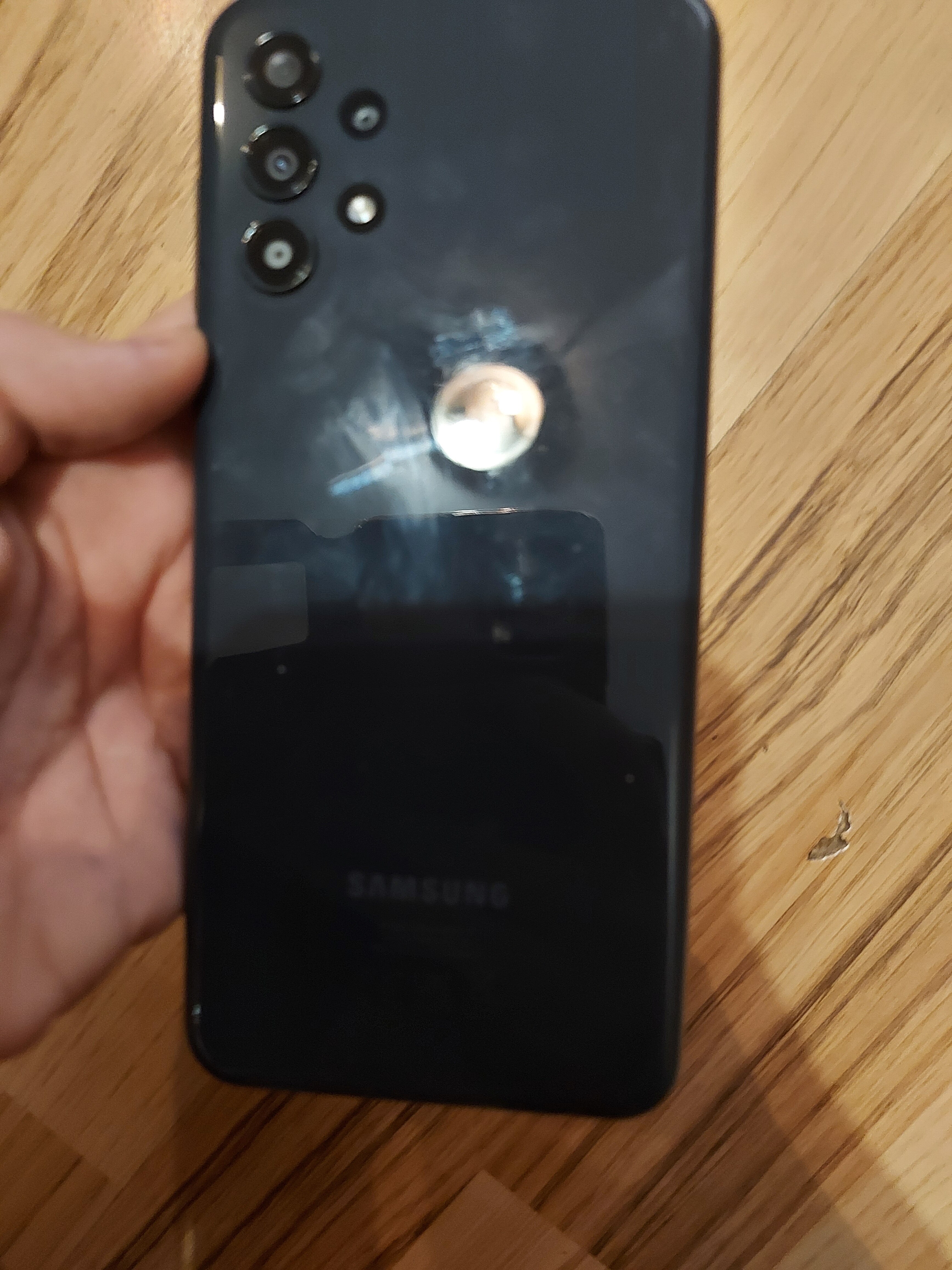 Samsung Galaxy A13. Telefon Mobil, 64GB, 4GB RAM, 4G, Nacho Black