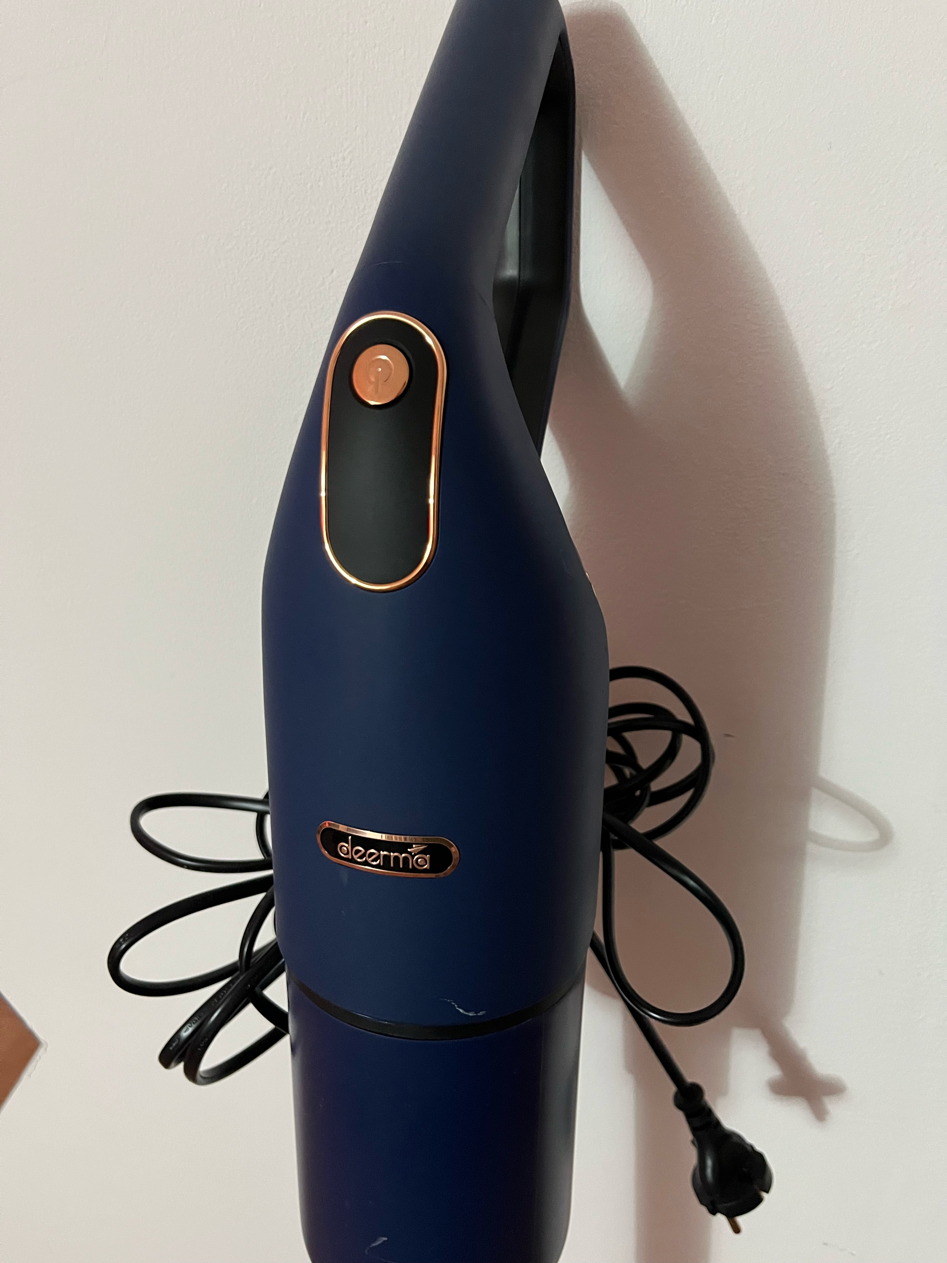 Aspirator vertical, Deerma, 600W, Rezervor 0.6l, Albastru