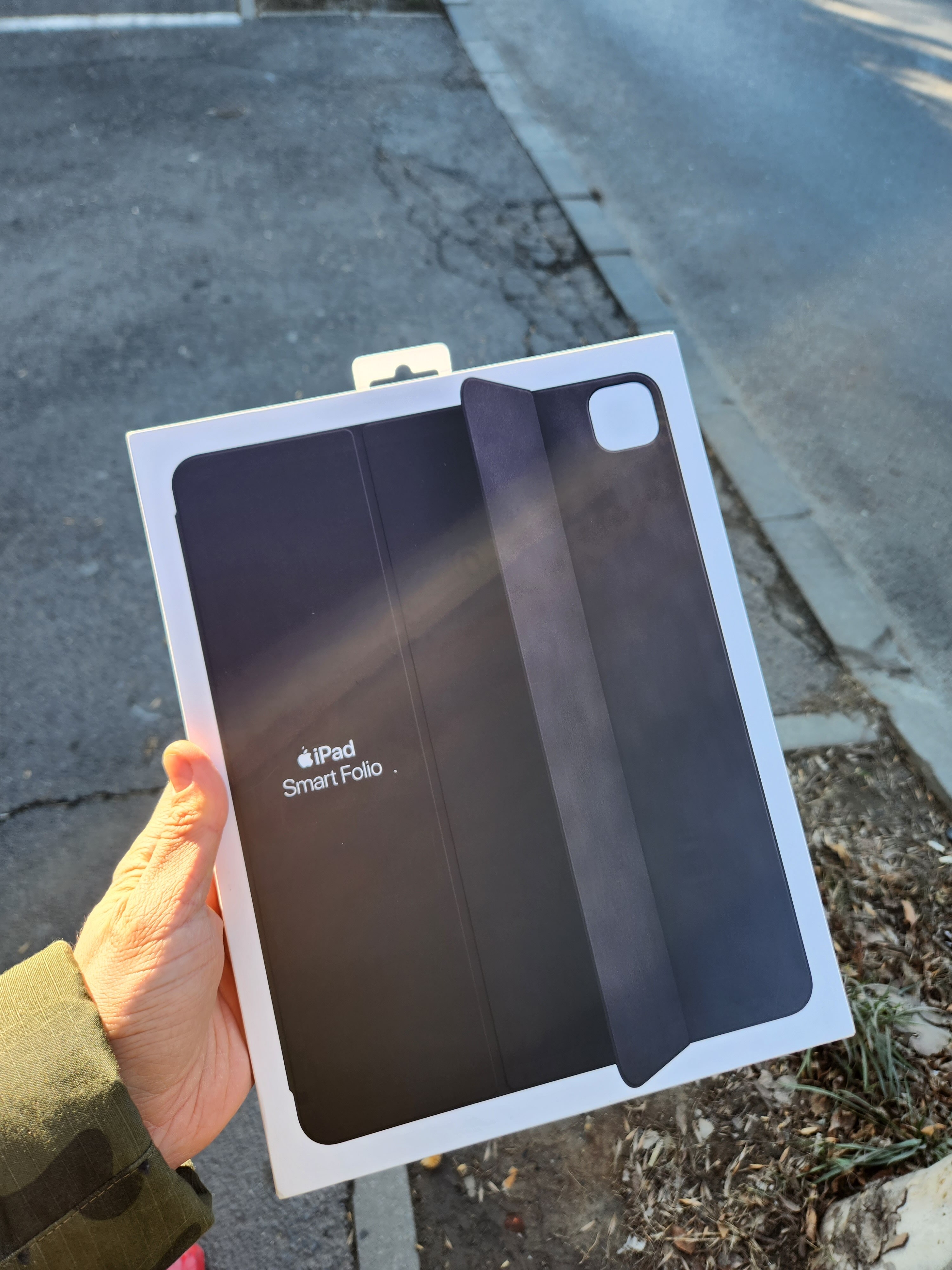 Husa de protectie Apple Smart Folio pentru iPad Pro 12.9" (5th), White