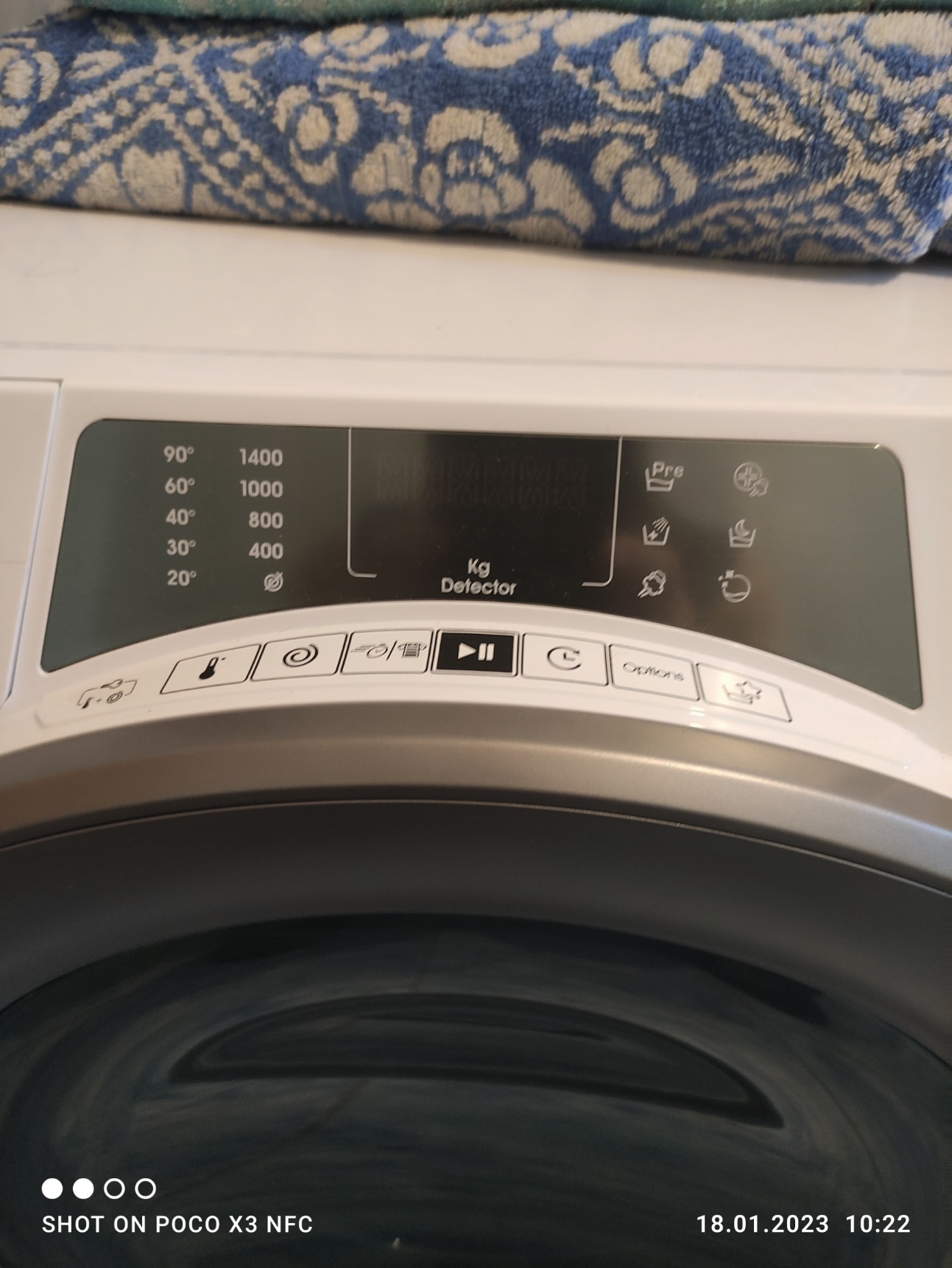 Masina de spalat rufe Candy Rapido Pro RP 486BWMR/1-S, 8 kg, 1400 RPM, Clasa A, Motor Inverter, Quick&Clean Technology, Steam Hygiene+, WiFi, Easy Iron+, Alb