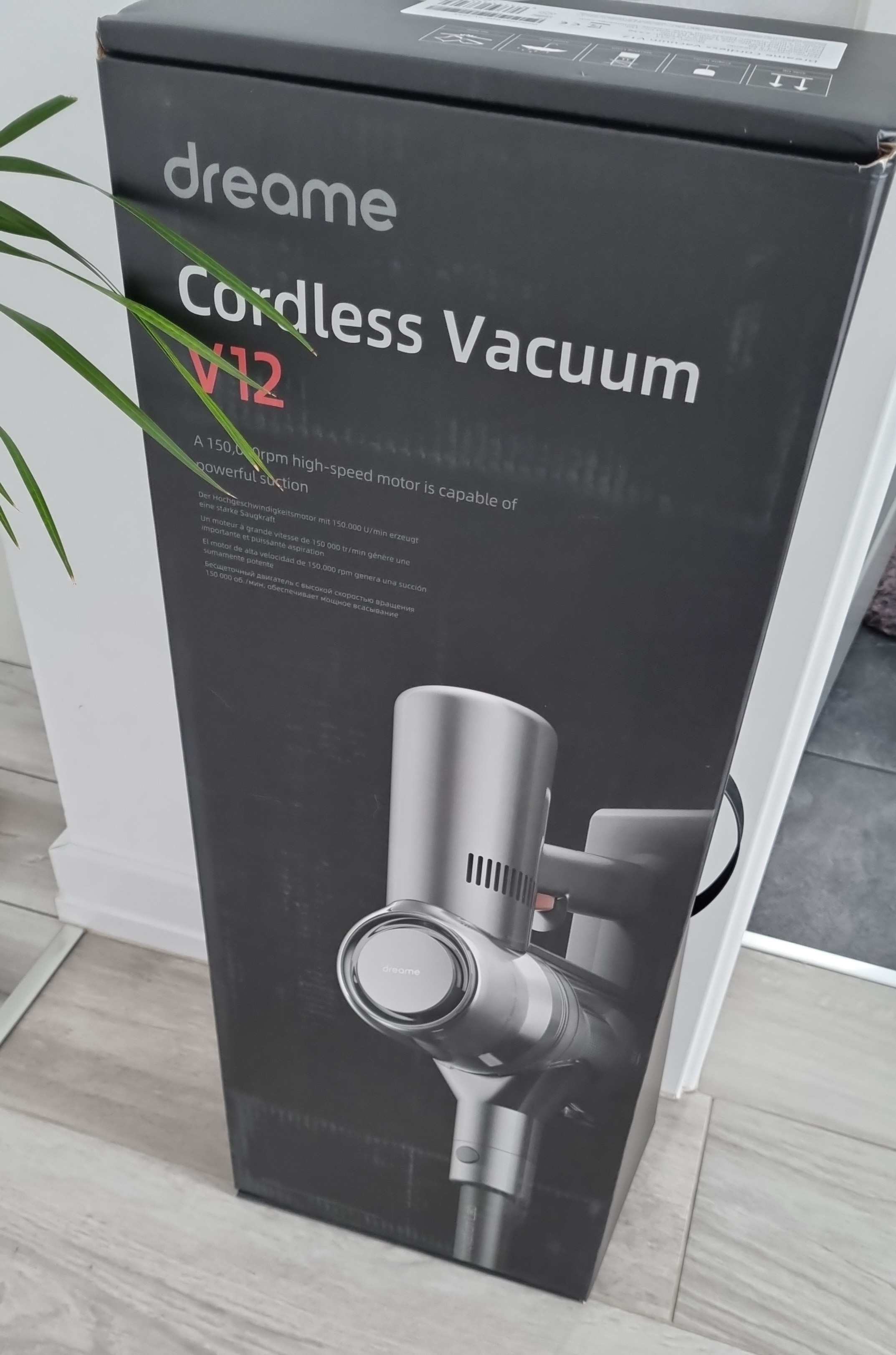 Aspirator vertical fara fir Dreame V12 VVT1, 550W, autonomie 90 min, capacitate de colectare 0.5 l, gri