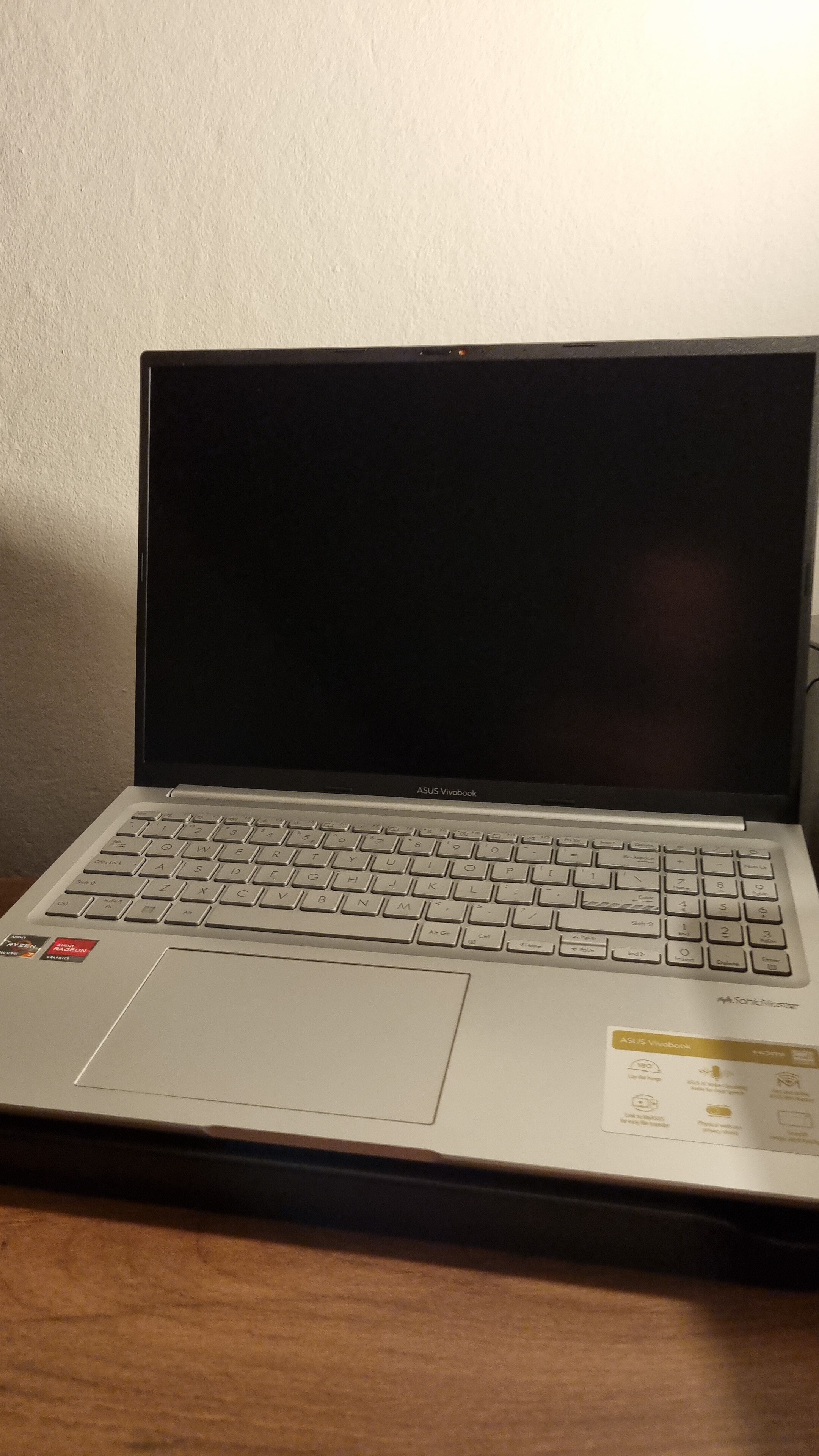 Laptop ASUS Vivobook 16X M1603QA cu procesor AMD Ryzen™ 7 5800HS pana la 4.40 GHz, 16", WUXGA, 16GB, 1TB SSD, AMD Radeon™ Graphics, No OS, Transparent Silver