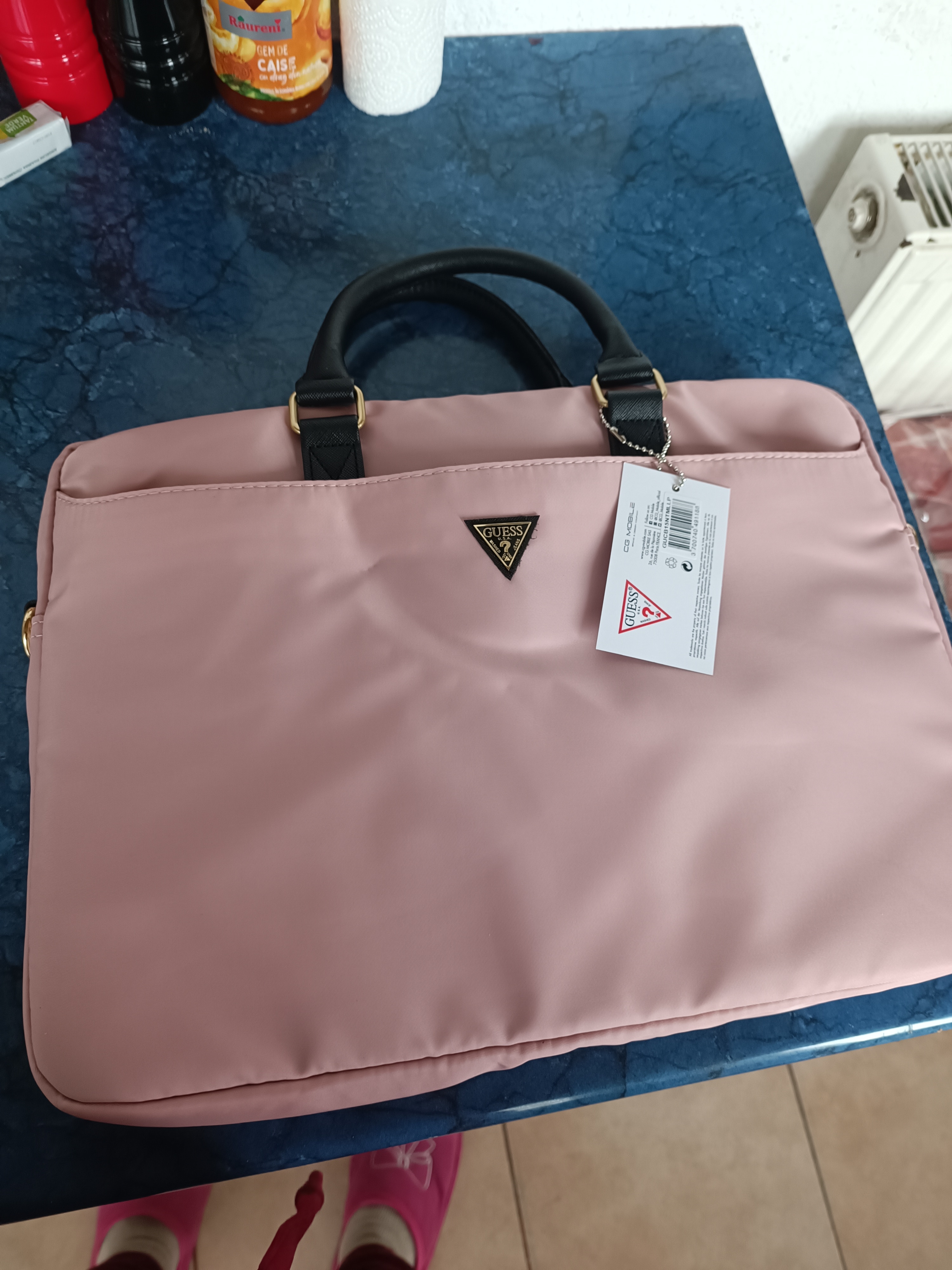 Geanta de umar Pouch Guess Nylon Triangle Collection, pentru Apple MacBook 16", Albastru