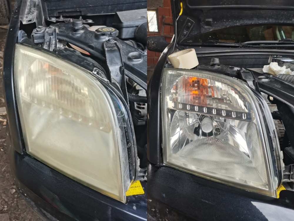 BMW Headlight Restoration Kit - Philips - HRK00XM