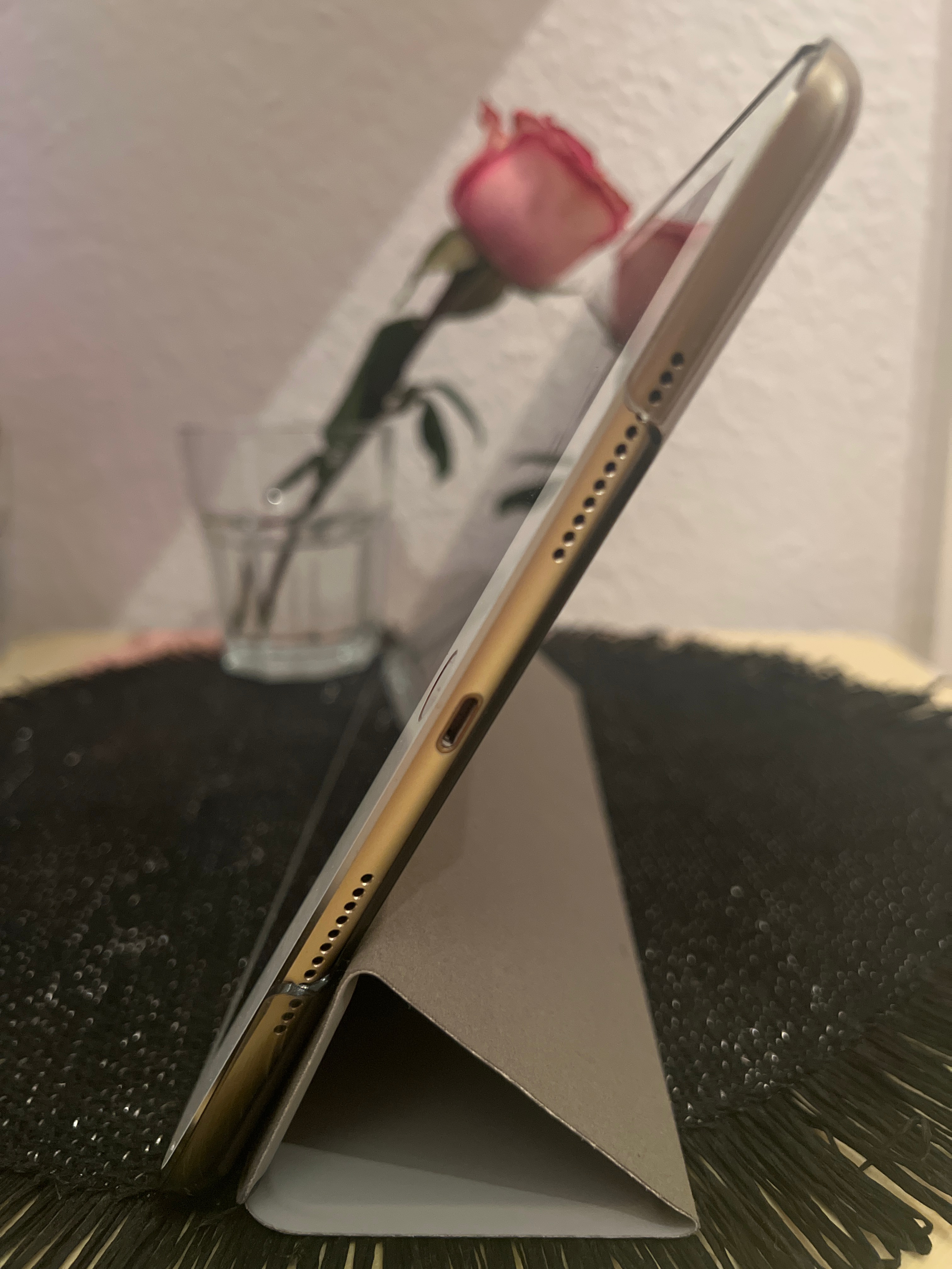 Husa Smart Cover compatibila cu Ipad 9.7" 2017,2018, Lavander, TELGORBCS