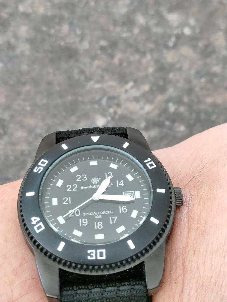 Smith & wesson online commando watch