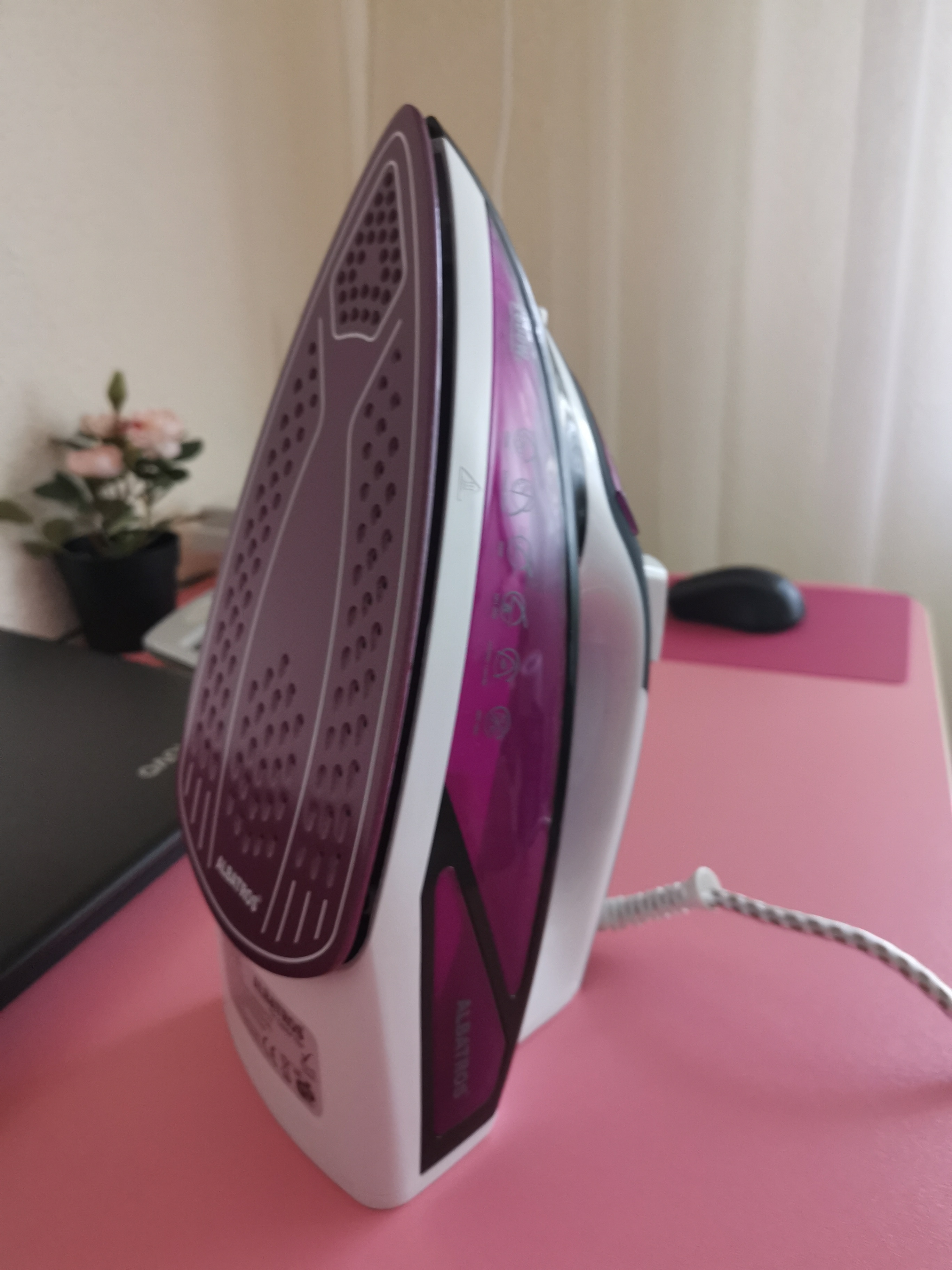 Fier de calcat Albatros Fuchsia Talpa ceramica 2600W, rez 450 ml